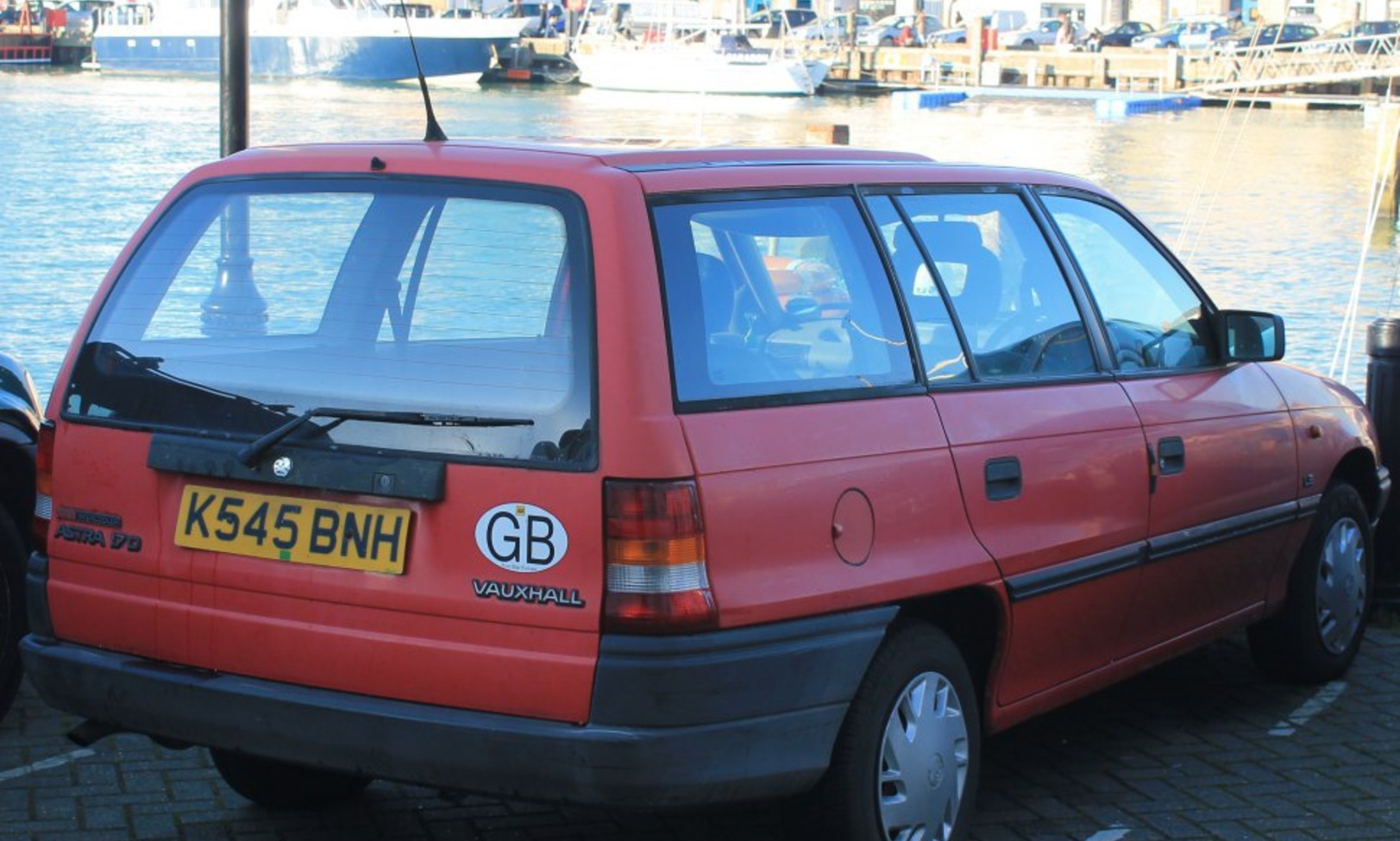 Vauxhall Astra Mk III Estate 1.6i 16V (100 Hp) 1994, 1995, 1996, 1997, 1998 