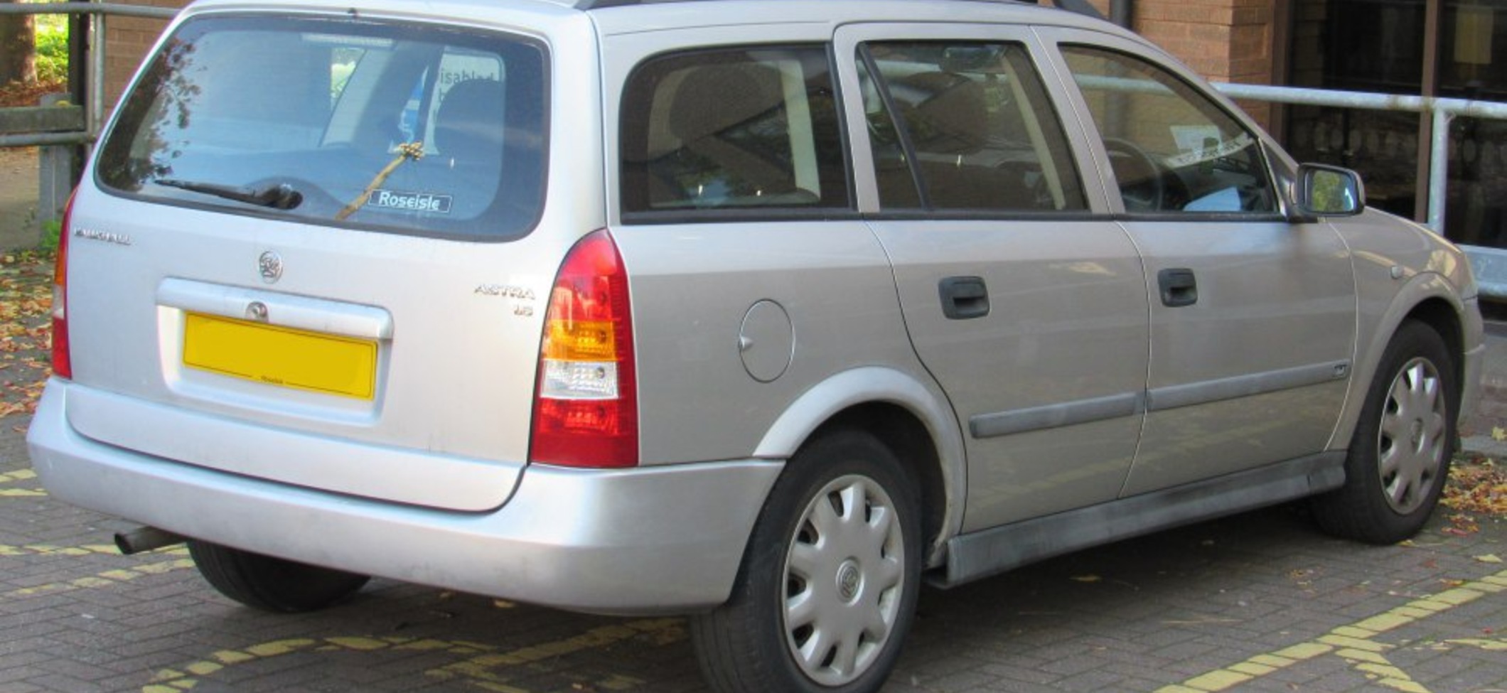 Vauxhall Astra Mk IV Estate 1.6 (75 Hp) 1998, 1999, 2000 