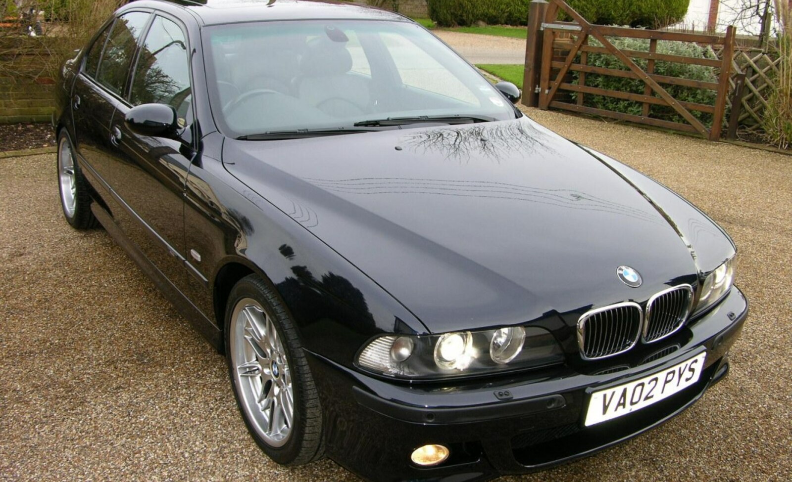 BMW M5 (E39 LCI, facelift 2000) 4.9 V8 (400 Hp) 2000, 2001, 2002, 2003