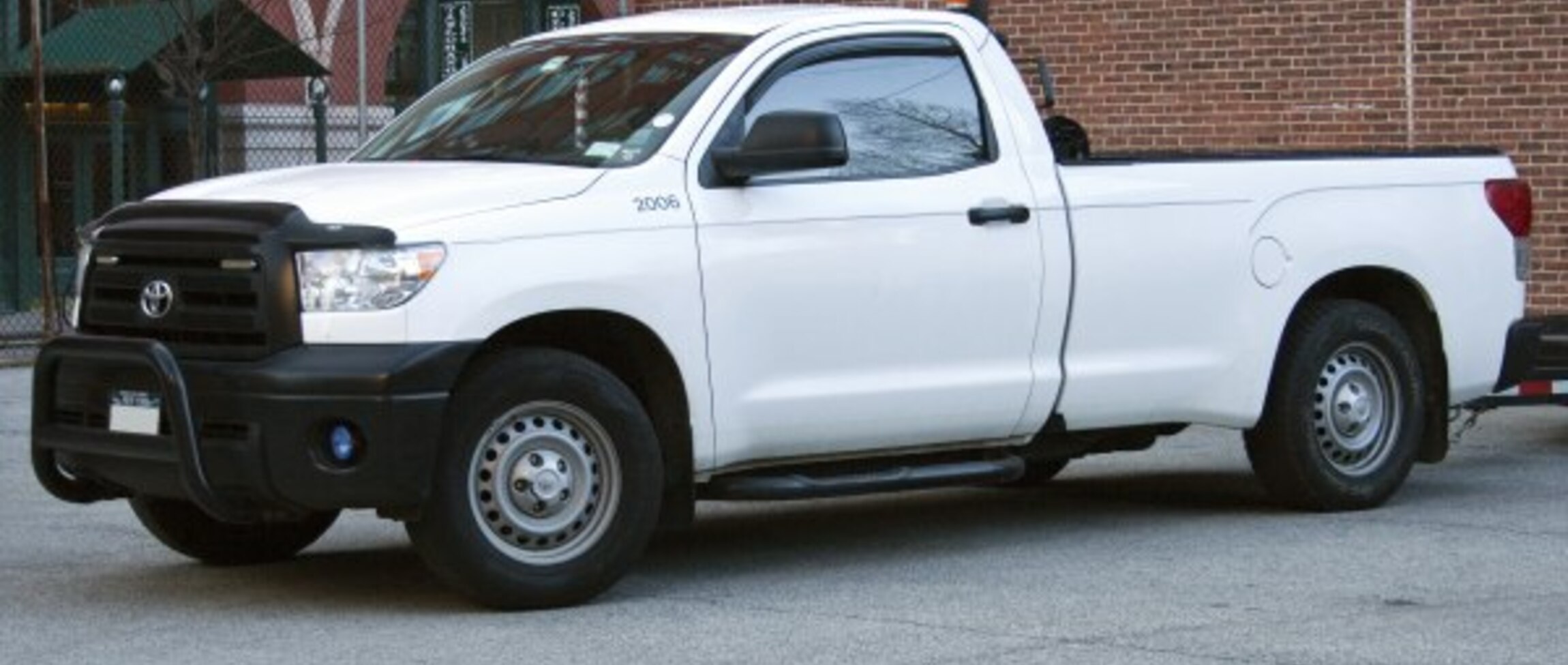 Toyota Tundra II Regular Cab Long Bed (facelift 2010) 4.6 V8 32V (310 Hp) 4x4 Automatic 2010, 2011, 2012, 2013 