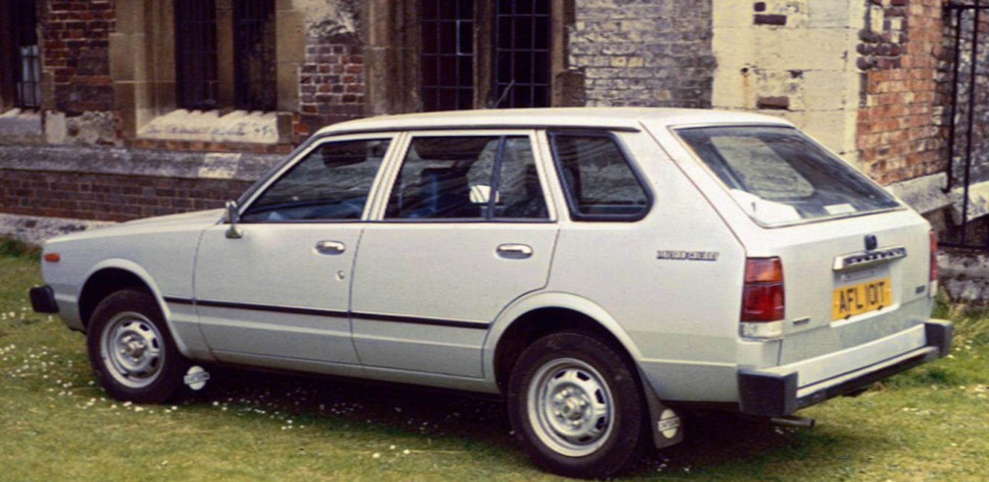 Nissan Cherry Traveller (VN10) 1.3 (60 Hp) 1981, 1982, 1983 