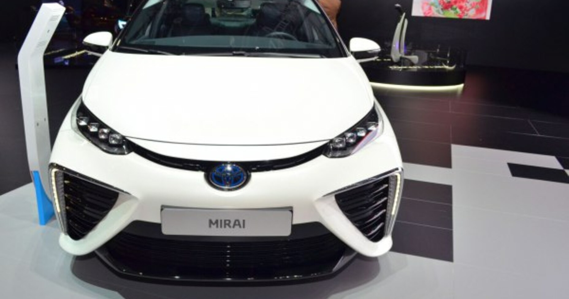 Toyota Mirai 1.6 kWh (154 Hp) Hydrogen e-CVT 2014, 2015, 2016, 2017, 2018, 2019, 2020 