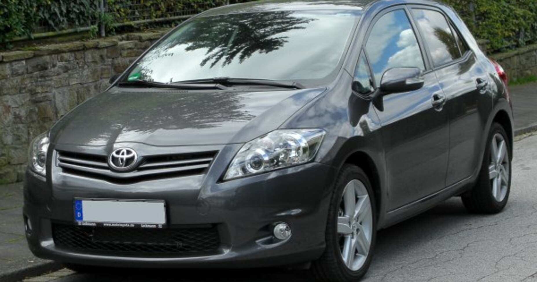 Toyota Auris (facelift 2010) 1.33 VVT-i (99 Hp) 2010, 2011, 2012 