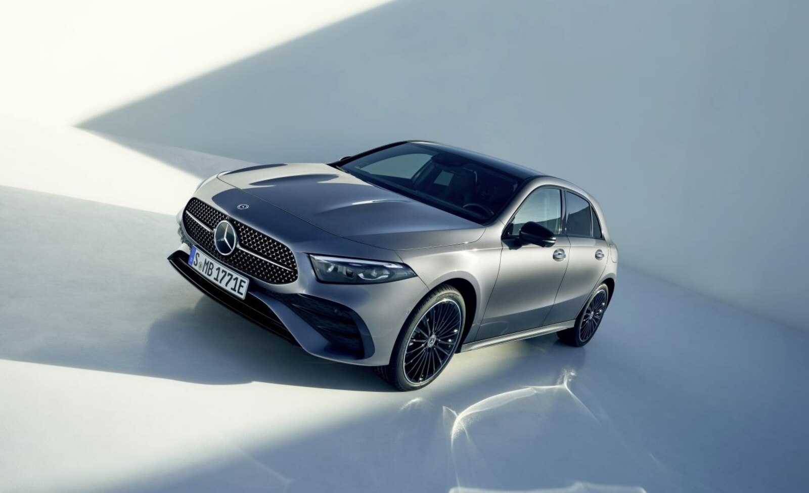 Mercedes-Benz A-class (W177, facelift 2022) AMG A 45 (421 Hp) MHEV 4MATIC+ AMG SPEEDSHIFT DCT 2022