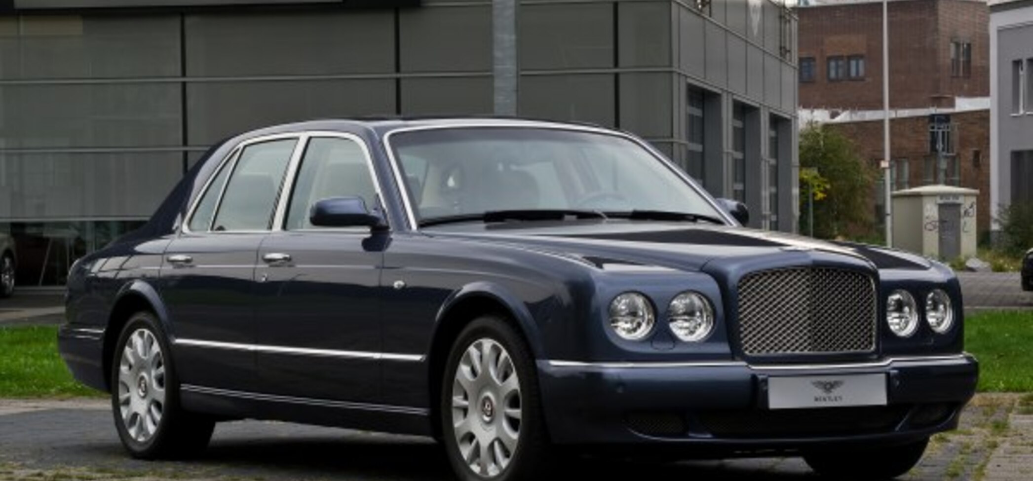 Bentley Arnage R 6.7 i V8 16V RL (405 Hp) 2003, 2004, 2005 