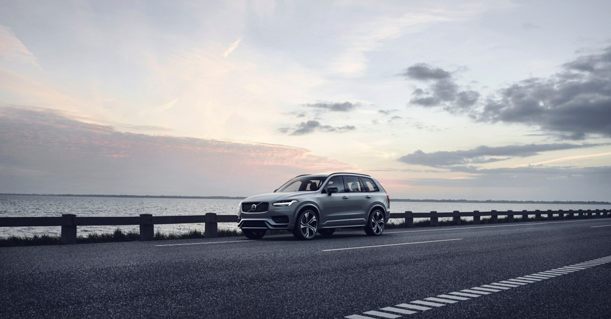 Volvo XC90 II (facelift 2019) Recharge 2.0 T8 (455 Hp) Plug-in hybrid AWD Geartronic 6-7 Seat 2021 