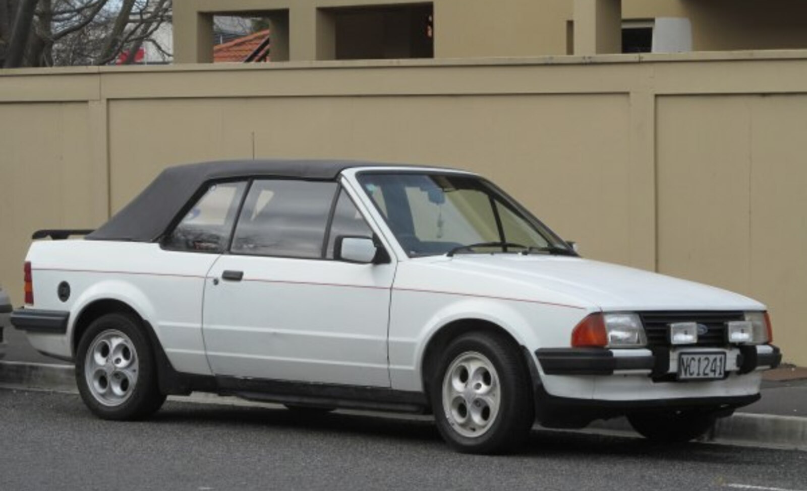 Ford Escort III Cabrio (ALD) 1.6 (79 Hp) 1983, 1984, 1985 