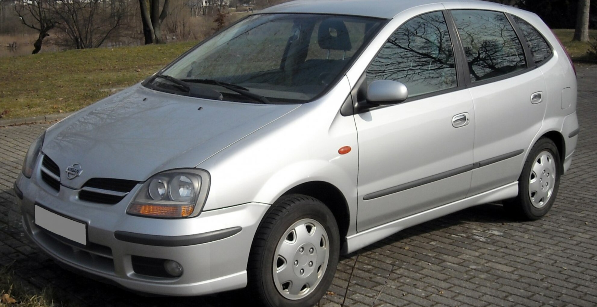 Nissan Almera Tino 2.0 (136 Hp) CVT 2000, 2001, 2002, 2003 