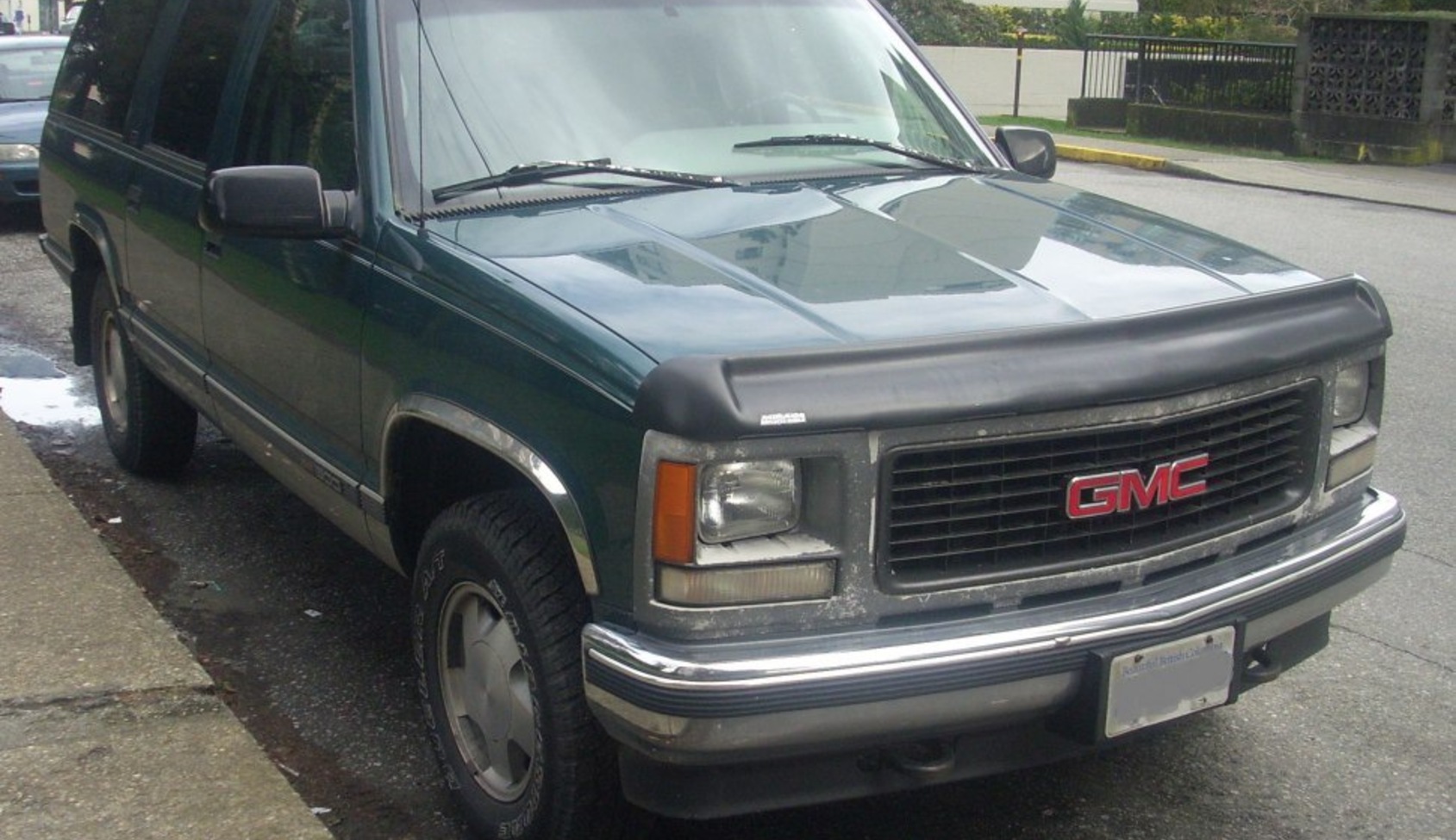 GMC Suburban 5.7 V8 (200 Hp) 1995, 1996 