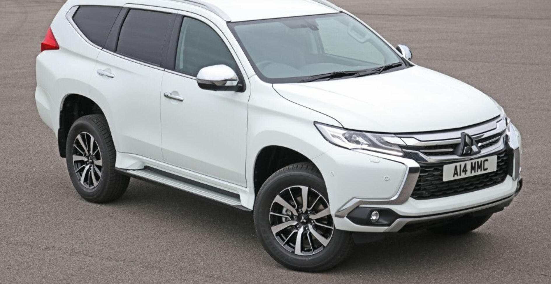 Mitsubishi Pajero Sport III 2.4 DI-D (181 Hp) Automatic 2016, 2017, 2018, 2019 