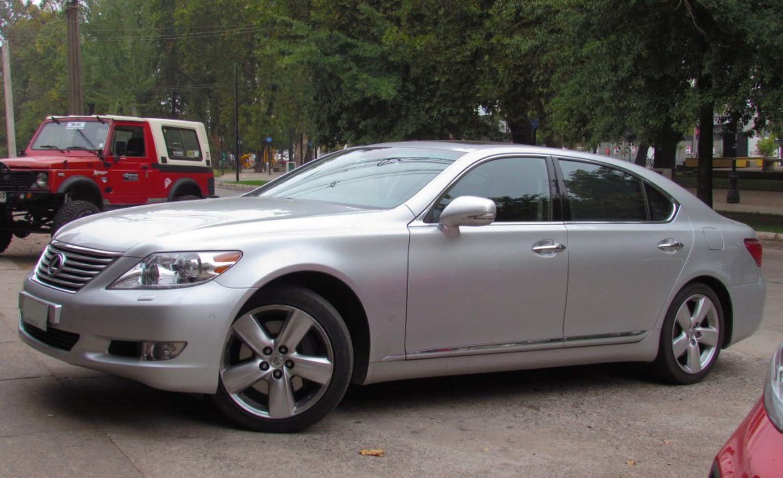 Lexus LS IV Long (facelift 2009) 600h L V8 (445 Hp) Hybrid AWD CVT 2009, 2010, 2011, 2012 