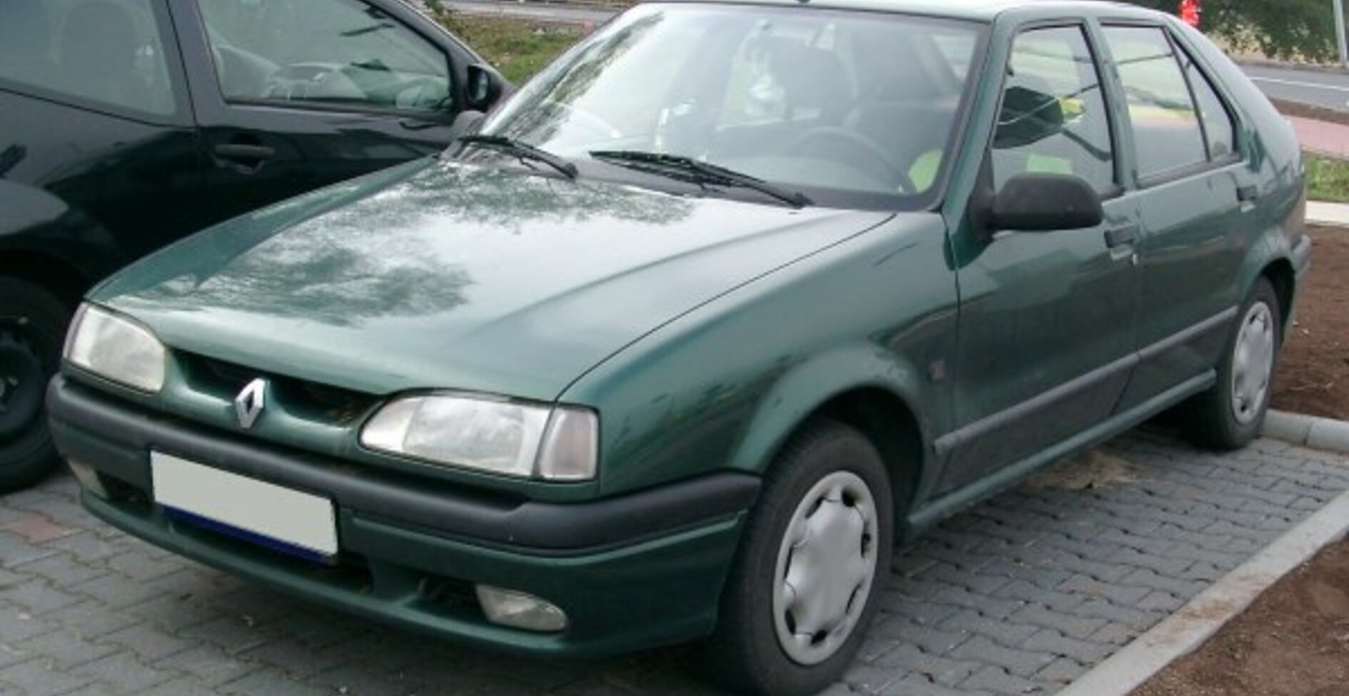 Renault 19 (B/C53) (facelift 1992) 1.8 i s (90 Hp) 1992, 1993, 1994, 1995 