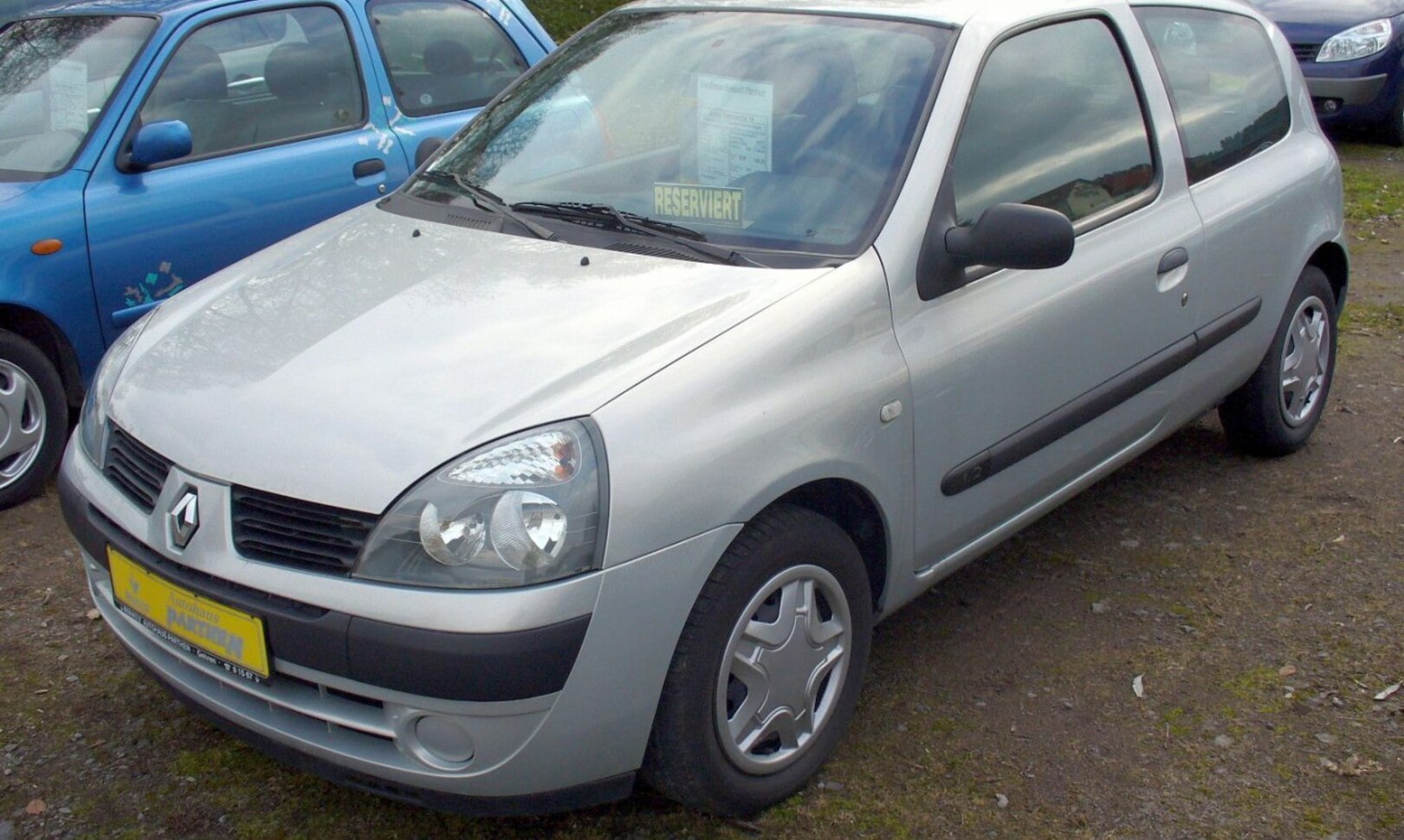 Renault Clio II (Phase II, 2001) 3-door 1.2 16V (75 Hp) Quickshift 2001, 2002, 2003