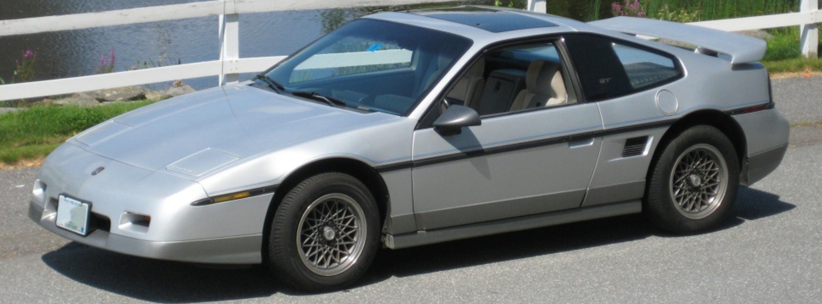 Pontiac Fiero GT 2.8 V6 (142 Hp) 1983, 1984, 1985, 1986, 1987, 1988 