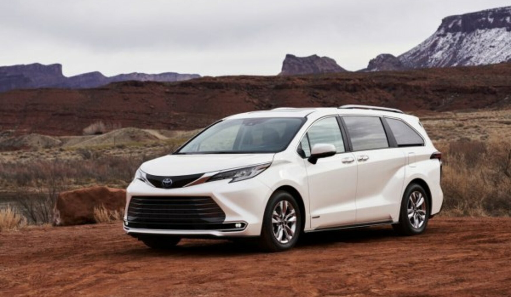 Toyota Sienna IV 2.5 (245 Hp) Hybrid eCVT 2020, 2021 