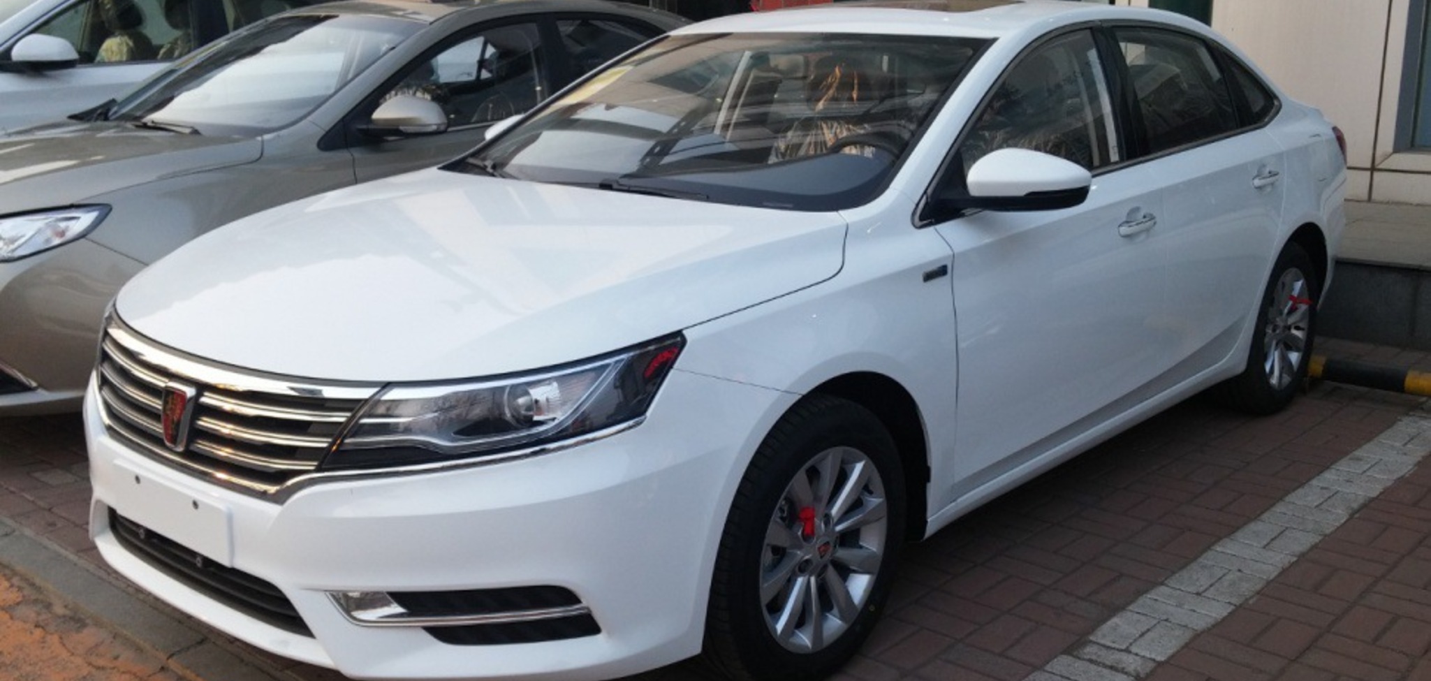 Roewe i6 ei6 1.0 T (228 Hp) Plug-in-Hybrid 2017, 2018, 2019, 2020, 2021 