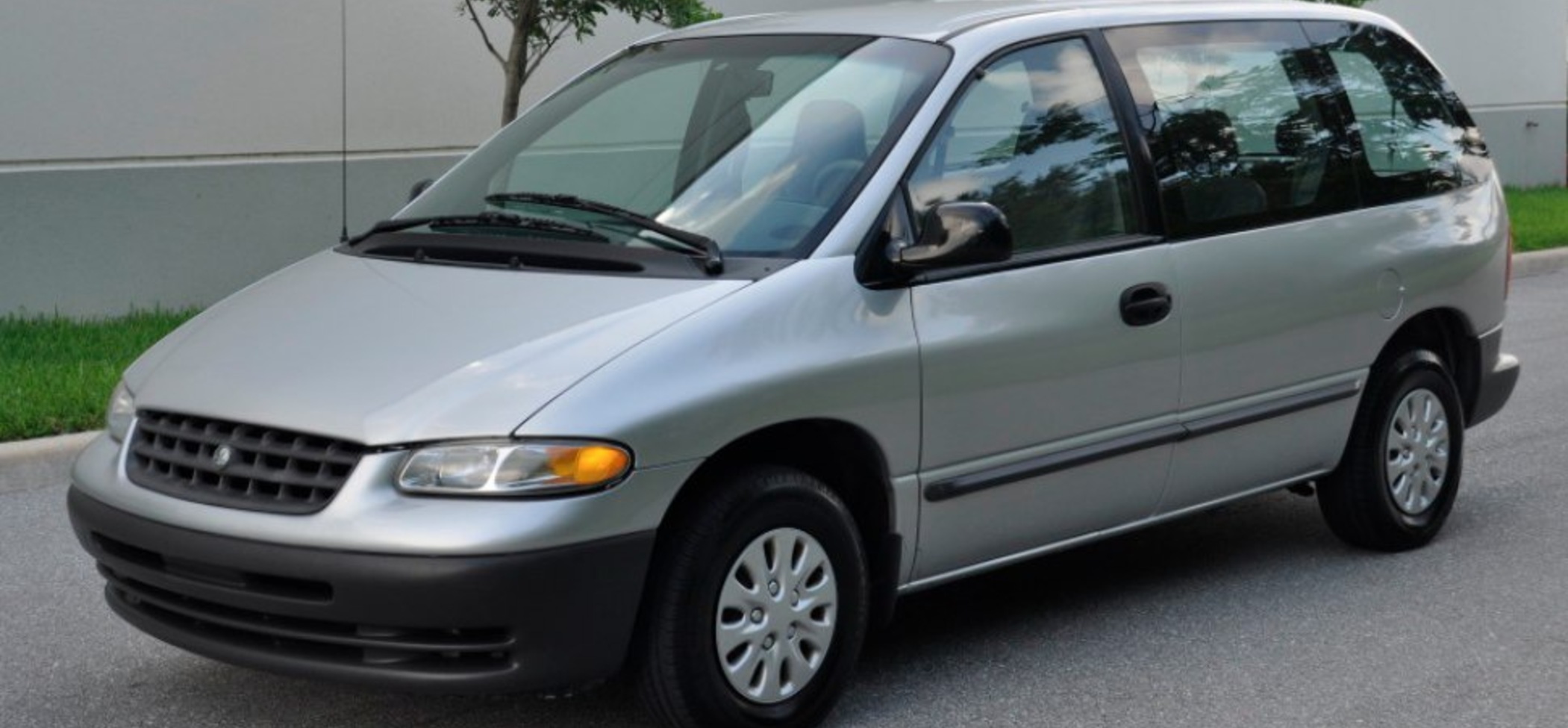 Plymouth Voyager II 3.3 i V6 (160 Hp) 1997, 1998, 1999, 2000 