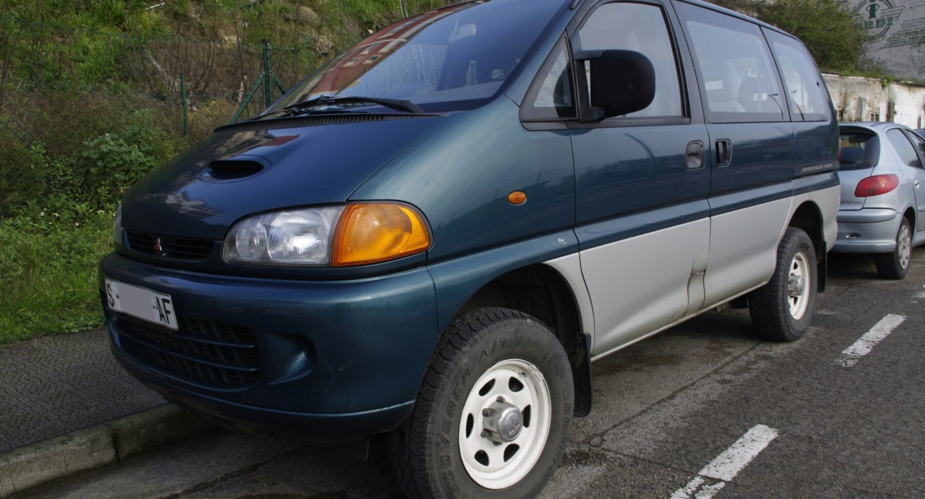 Mitsubishi Space Gear (PA0) 2.8 TDI 4WD X (125 Hp) 1996, 1997, 1998, 1999, 2000 