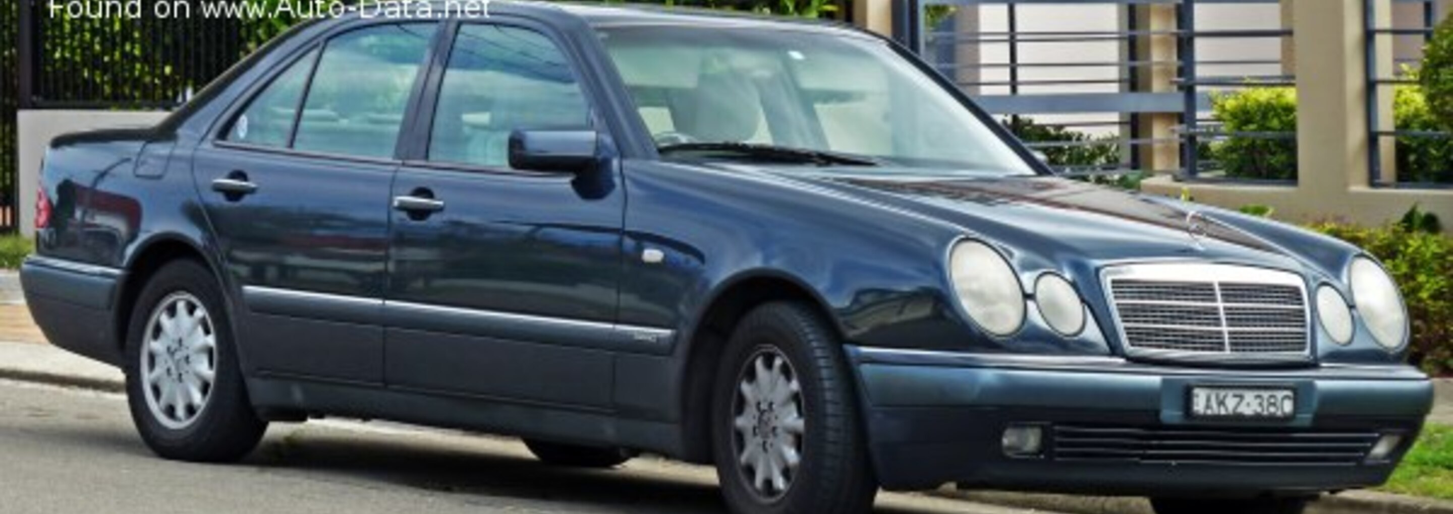 Mercedes-Benz E-class (W210) E 320 (210.055) (220 Hp) 1995, 1996, 1997 