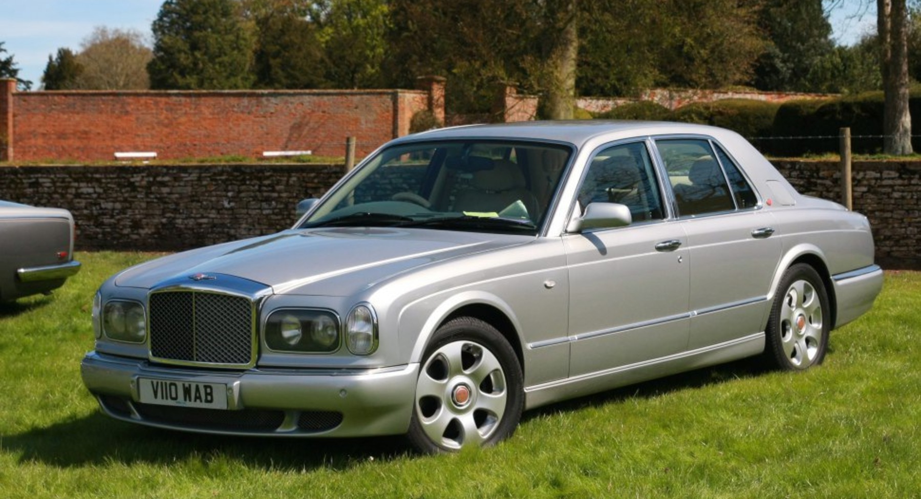 Bentley Arnage I 6.8 V8 (405 Hp) 1999, 2000, 2001, 2002 