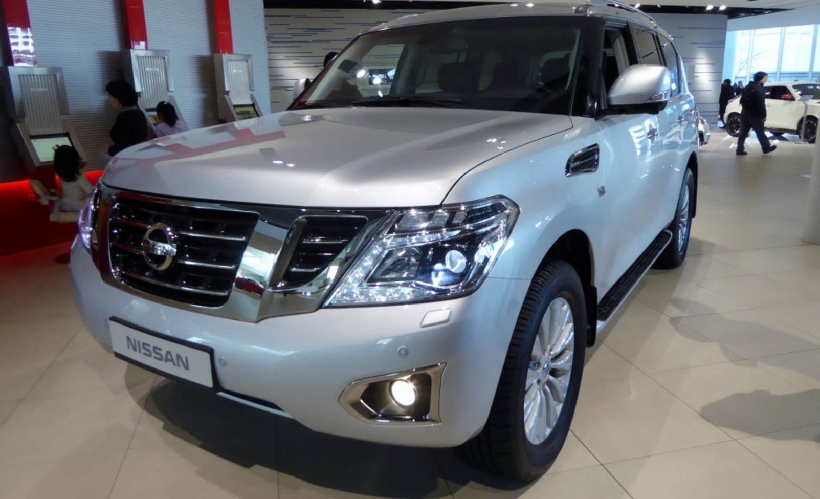 Nissan Patrol VI (Y62, facelift 2014) 5.6 V8 (405 Hp) 4WD Automatic 2014, 2015, 2016, 2017, 2018, 2019, 2020, 2021 