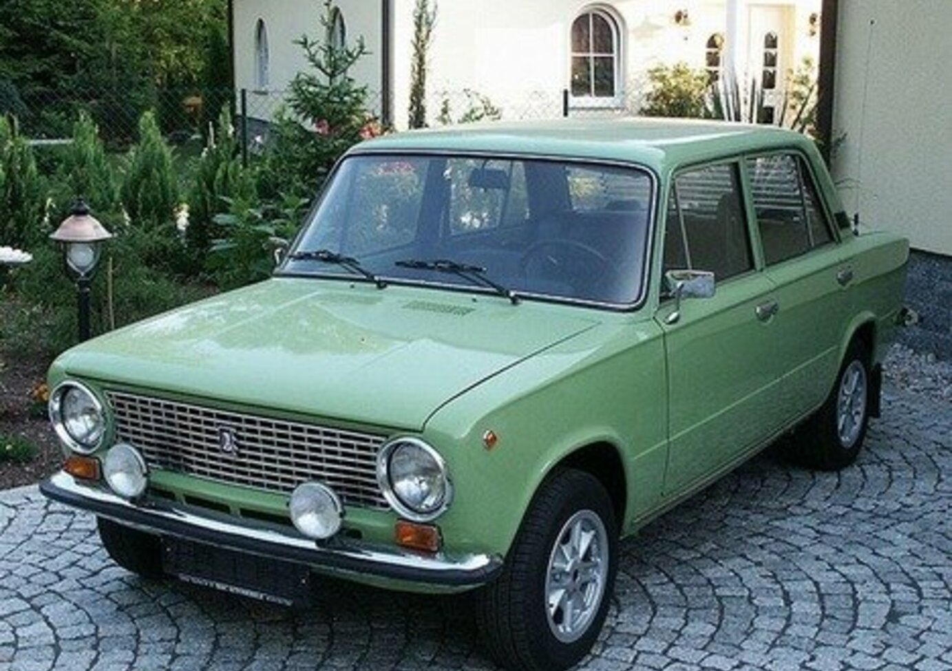 Lada 21011 1.3 (70 Hp) 1974, 1975, 1976, 1977, 1978, 1979, 1980, 1981, 1982, 1983 