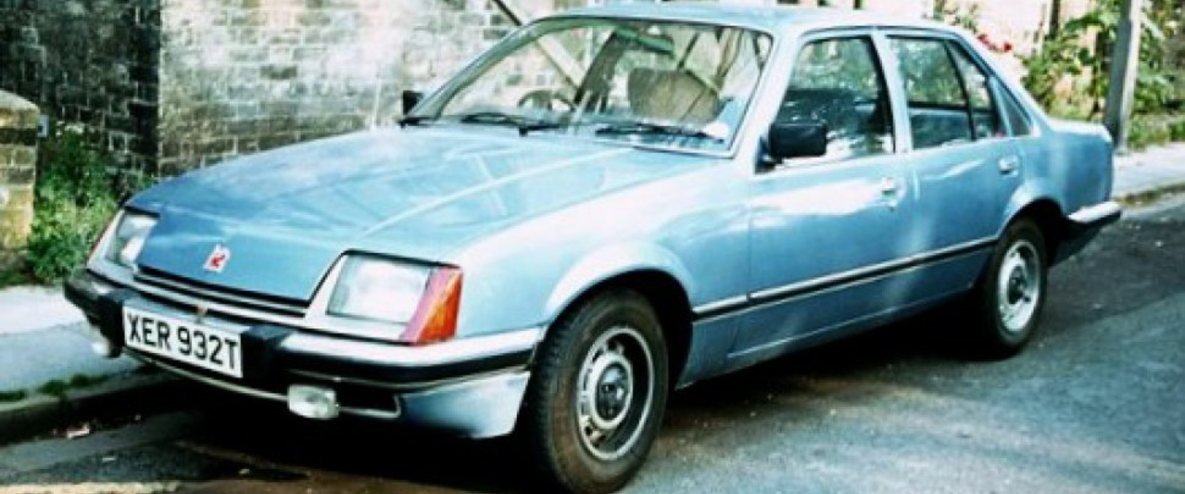 Vauxhall Carlton Mk II 2.0i (110 Hp) 1983, 1984 