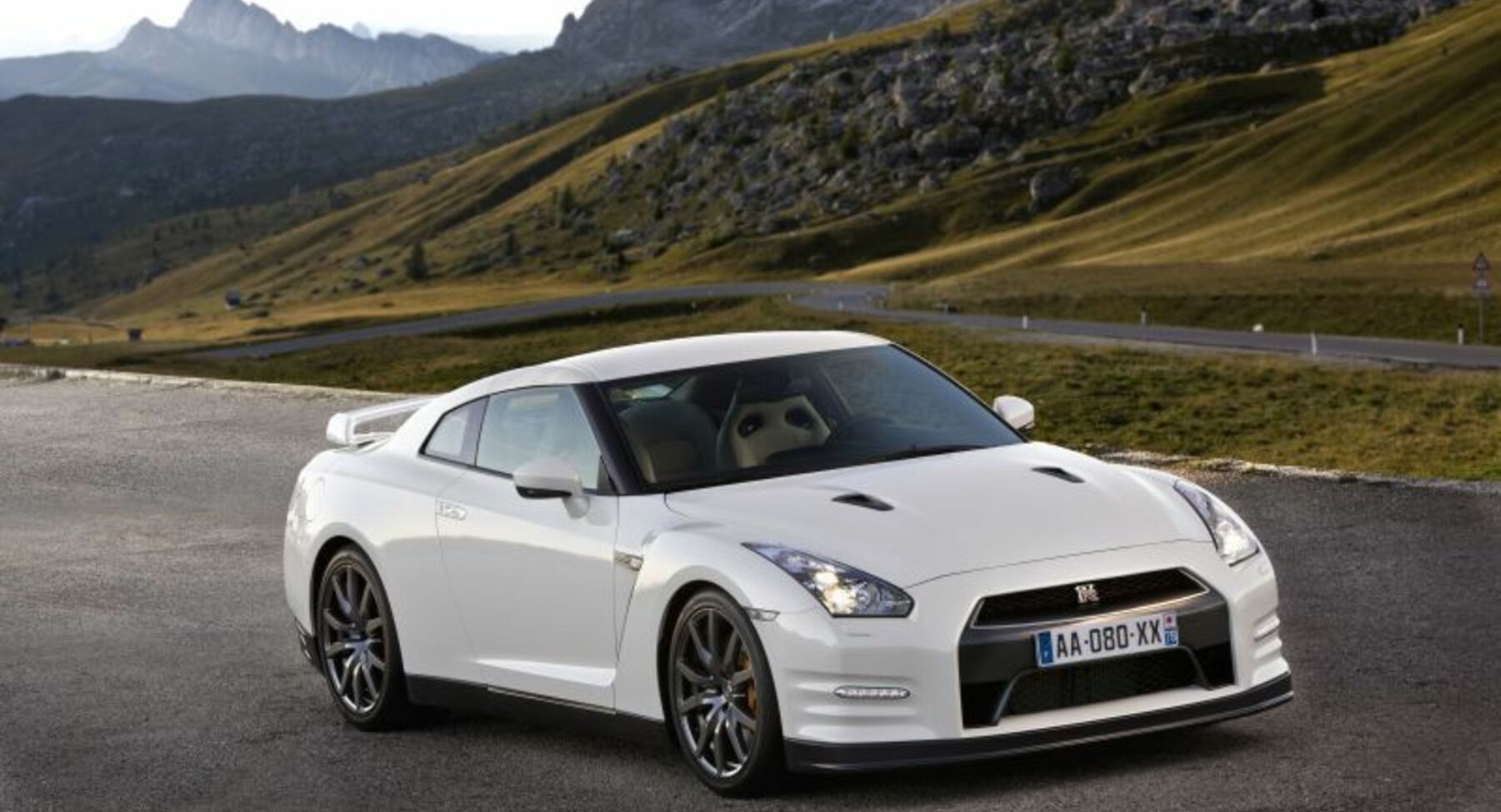 Nissan GT-R (facelift 2011) 3.8 V6 (550 Hp) 4WD Automatic 2012, 2013, 2014, 2015, 2016 