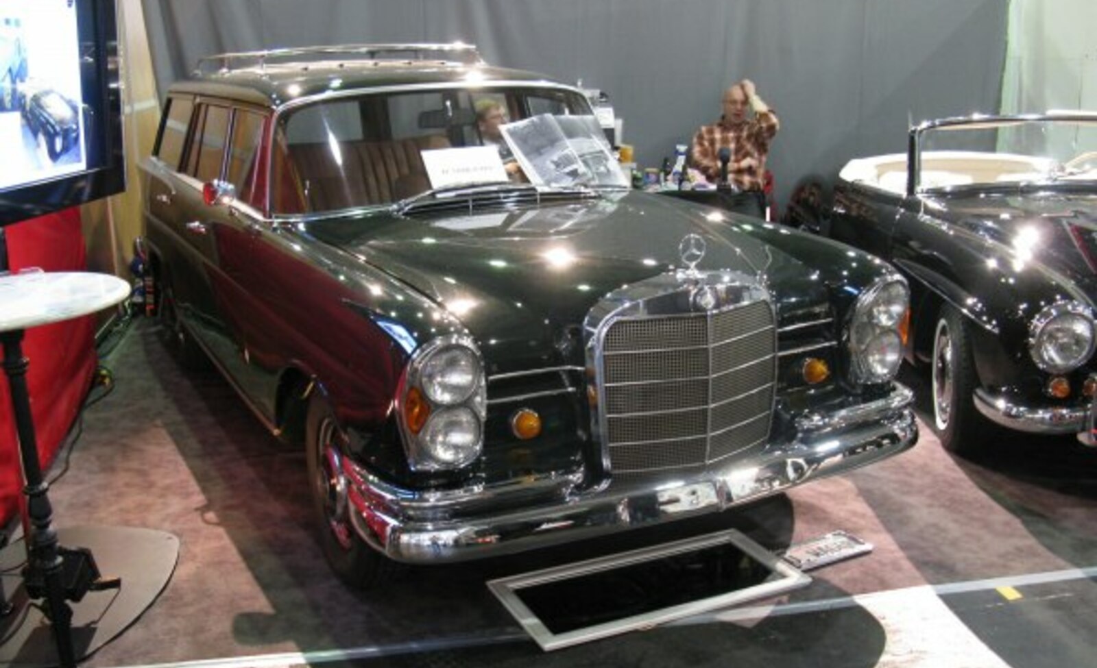 Mercedes-Benz Fintail Universal (W111) 230 S (120 Hp) 1966, 1967, 1968 