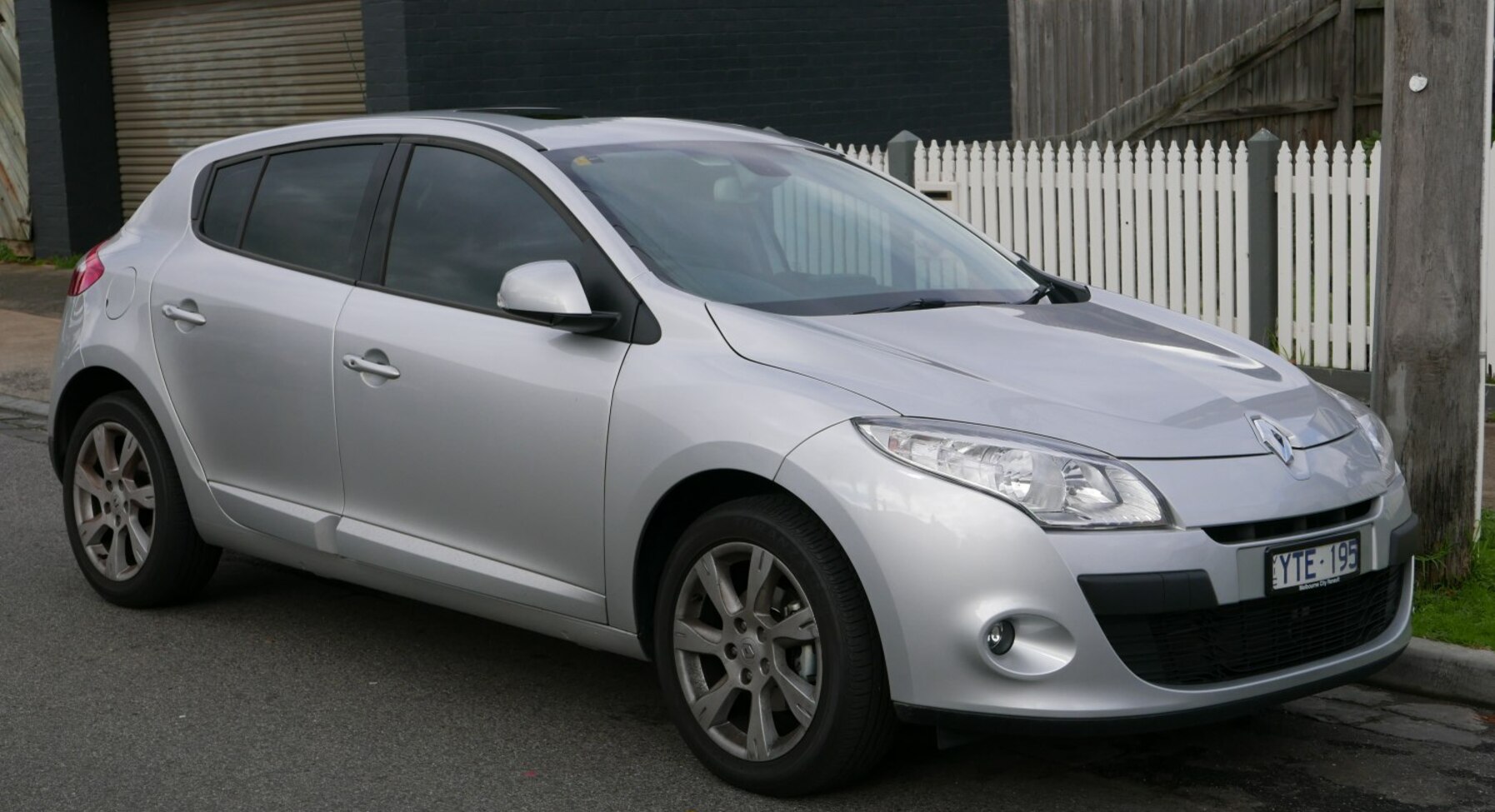 Renault Megane III 1.6 16V (100 Hp) 2008, 2009, 2010, 2011, 2012 