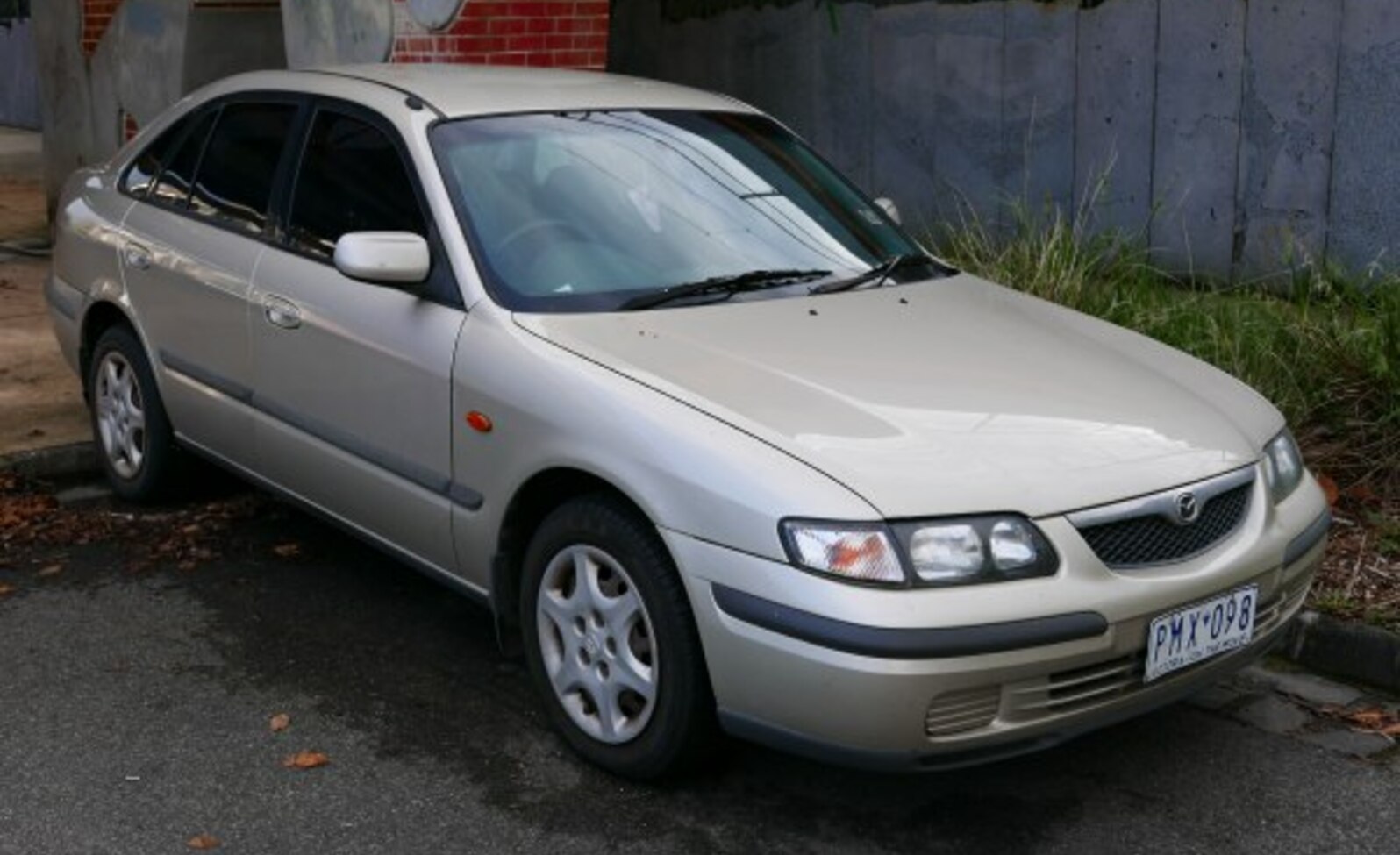 Mazda 626 V Hatchback (GF) 1.9 (100 Hp) 1999, 2000, 2001, 2002 