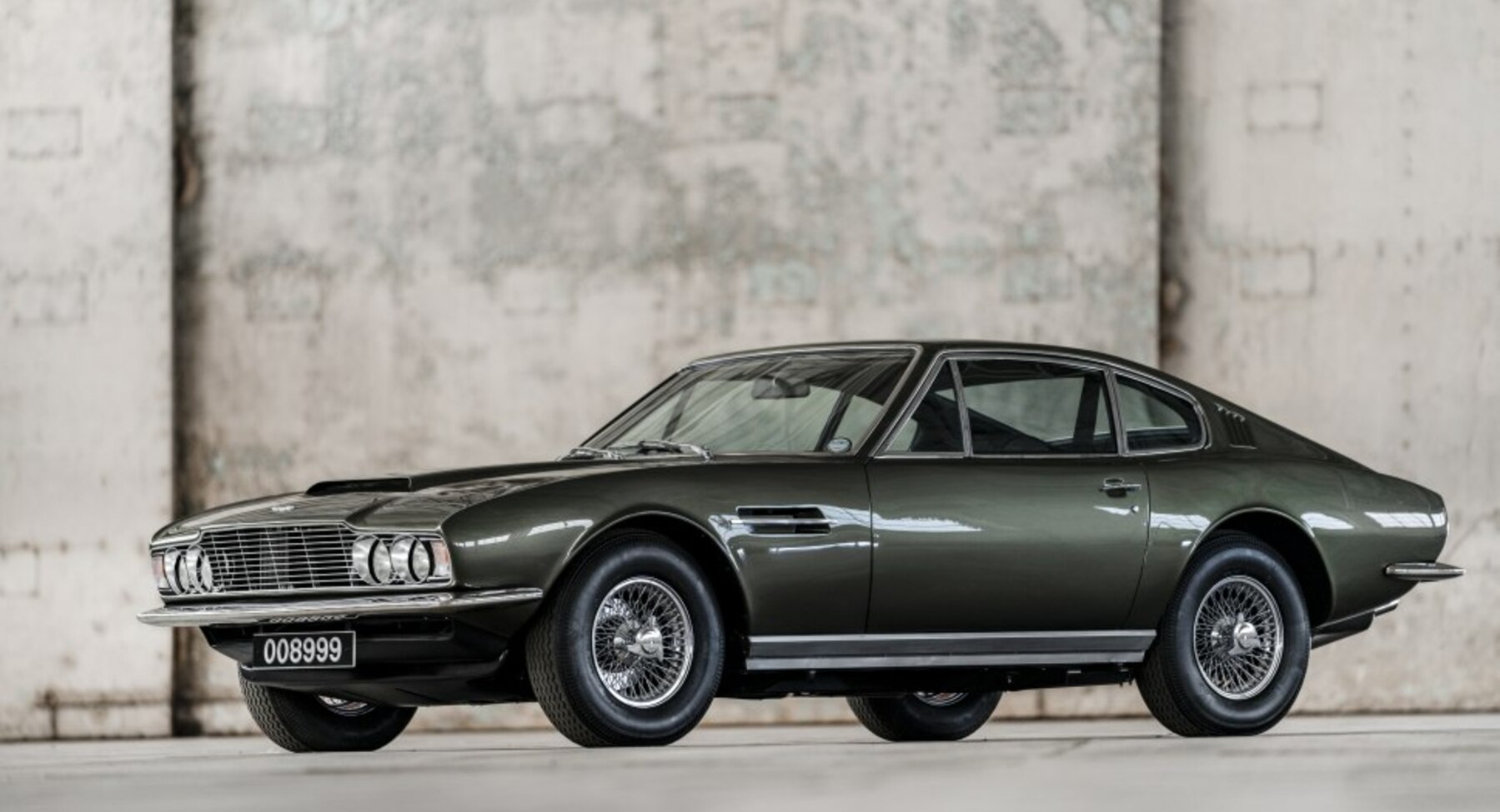 Aston Martin DBS V8 5.3 V8 (286 Hp) 1969, 1970, 1971, 1972 