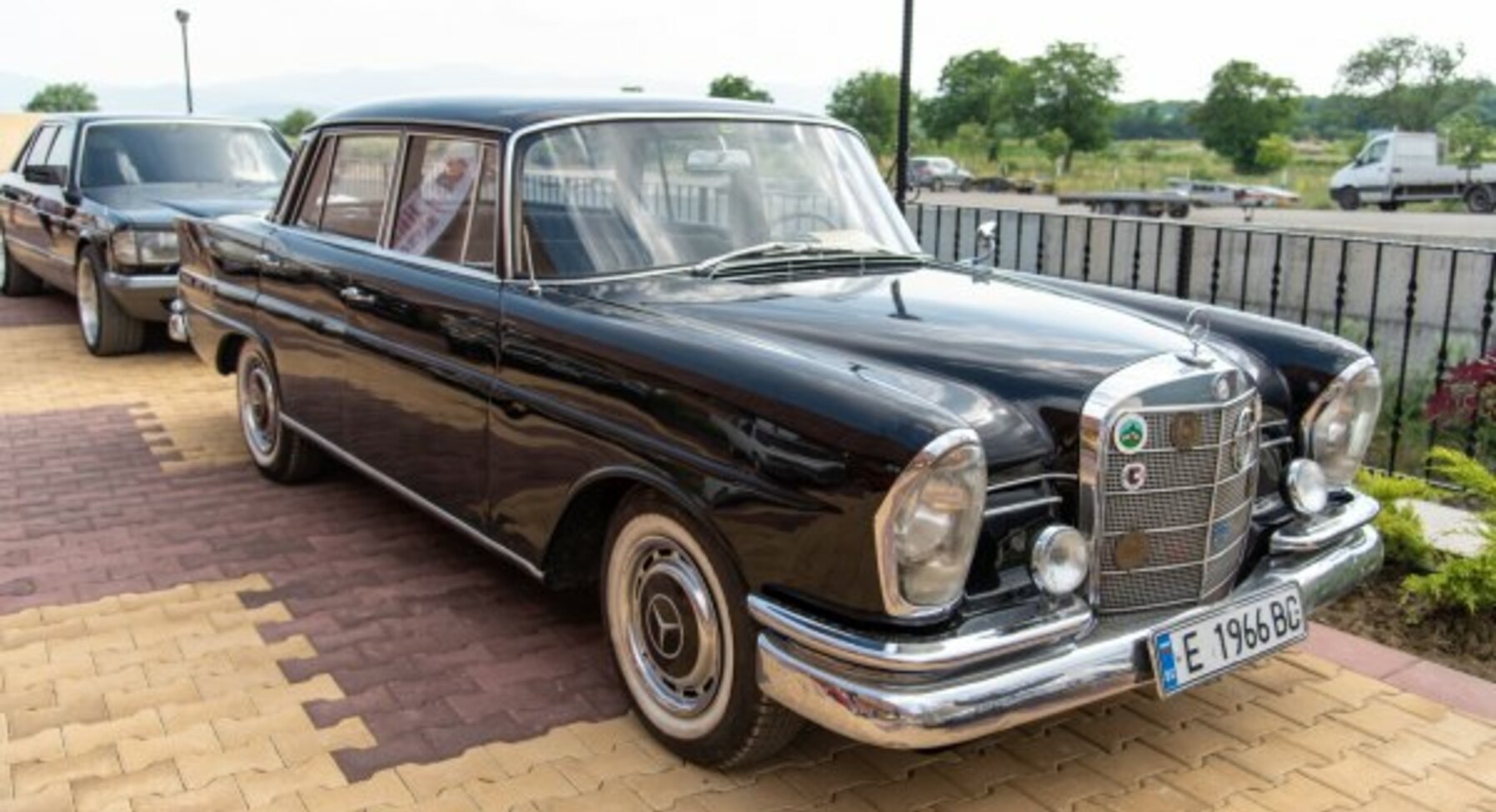 Mercedes-Benz Fintail (W111) 220 SEb (120 Hp) Automatic 1959, 1960, 1961, 1962, 1963, 1964, 1965 