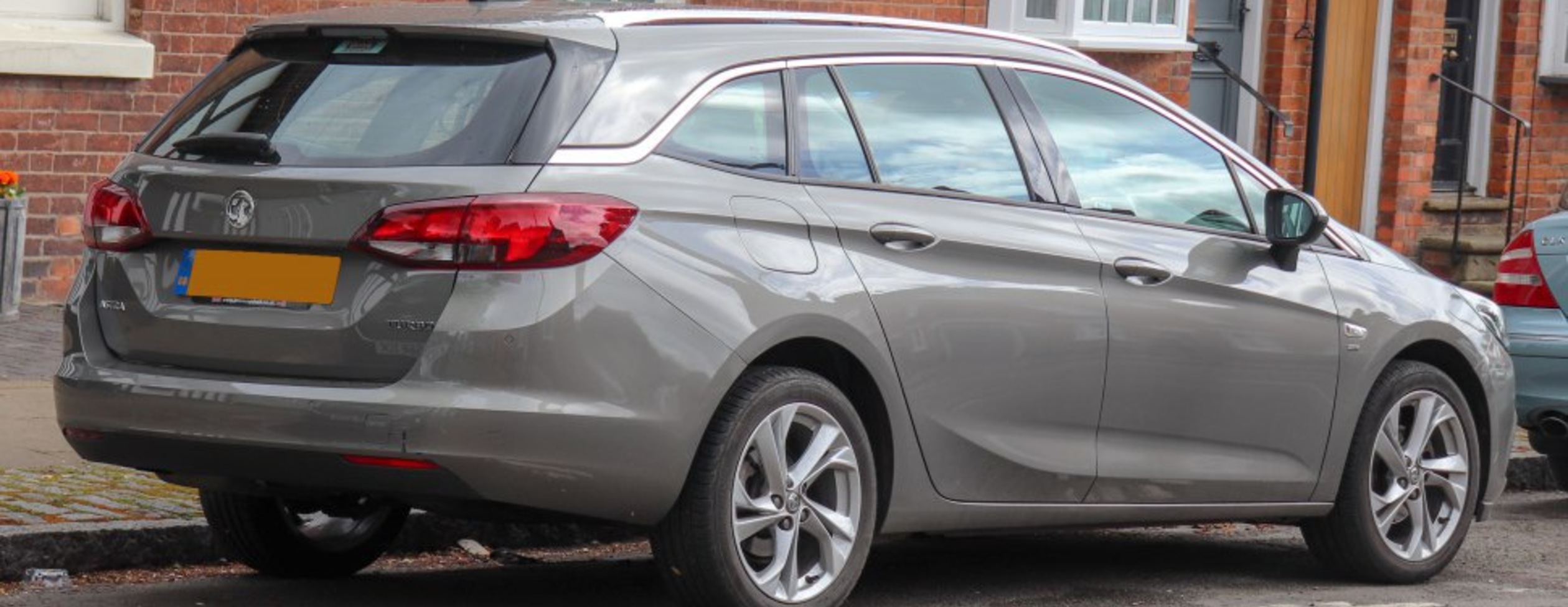 Vauxhall Astra Mk VII Sports Tourer 1.6 CDTi (136 Hp) Automatic 2015, 2016, 2017, 2018, 2019 