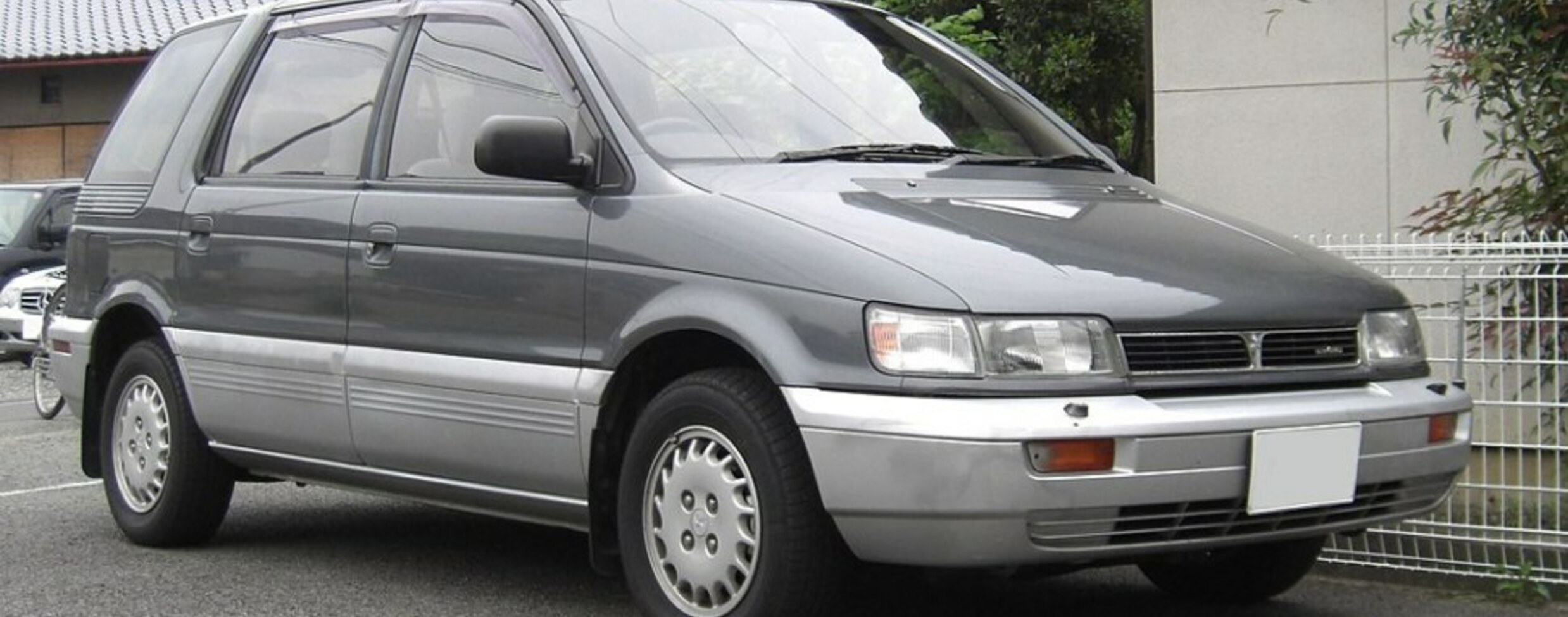 Mitsubishi Chariot (E-N33W) 2.0 i 16V 4WD MX (135 Hp) Automatic 1991, 1992, 1993, 1994, 1995, 1996, 1997 