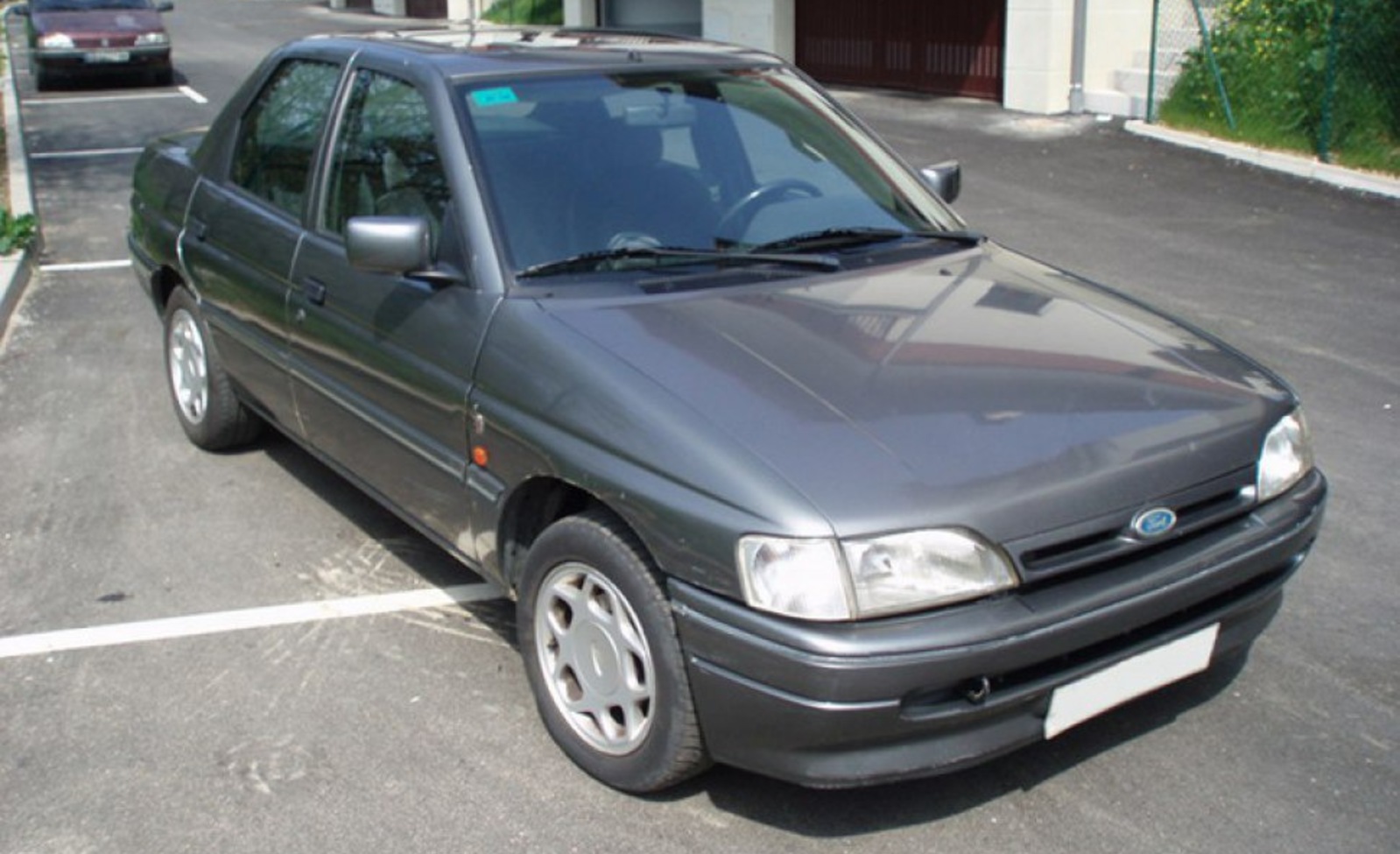 Ford Orion III (GAL) 1.8 i 16V (105 Hp) 1992, 1993 