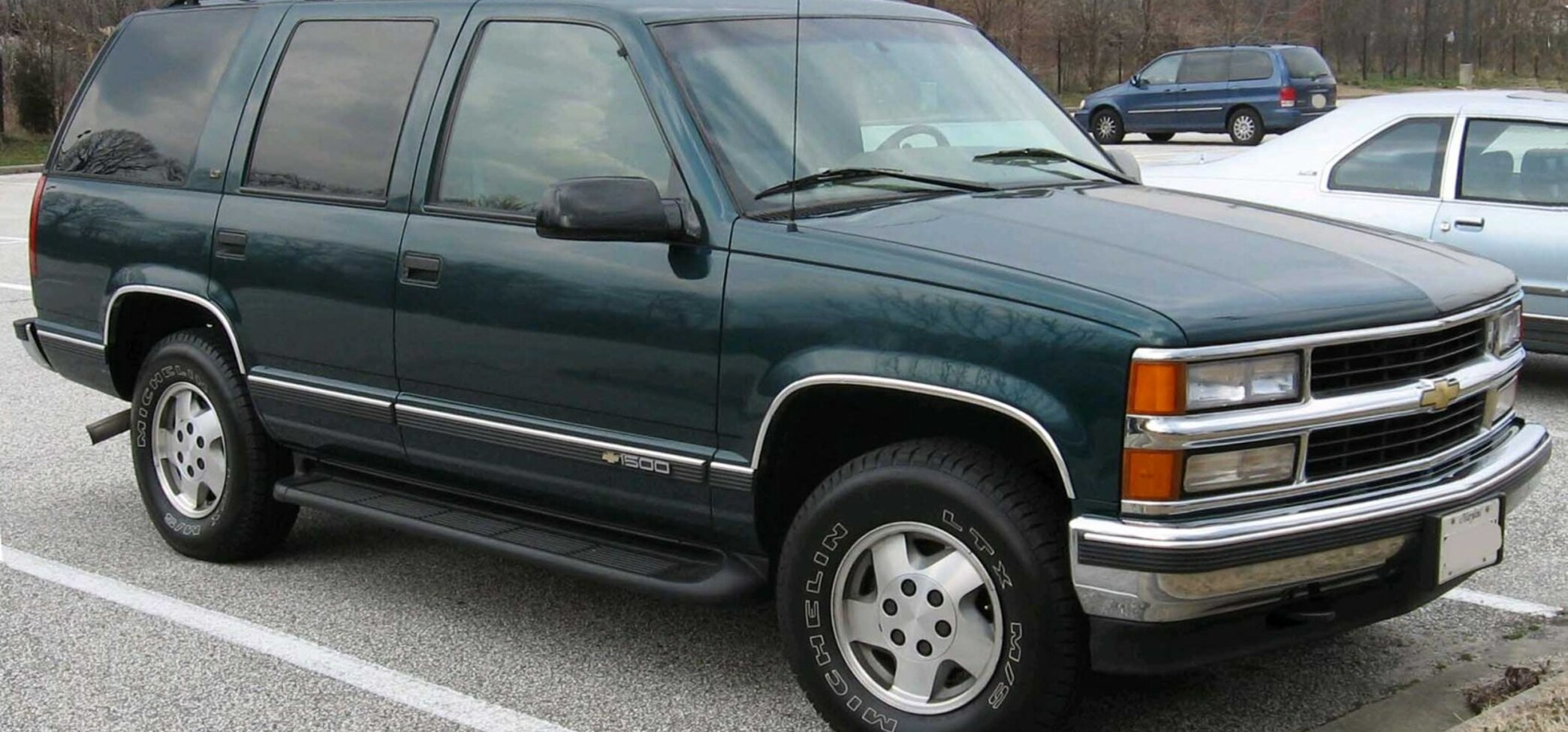 Chevrolet Tahoe (GMT410) 5.7 i V8 4WD (3 dr) (254 Hp) 1997, 1998, 1999 