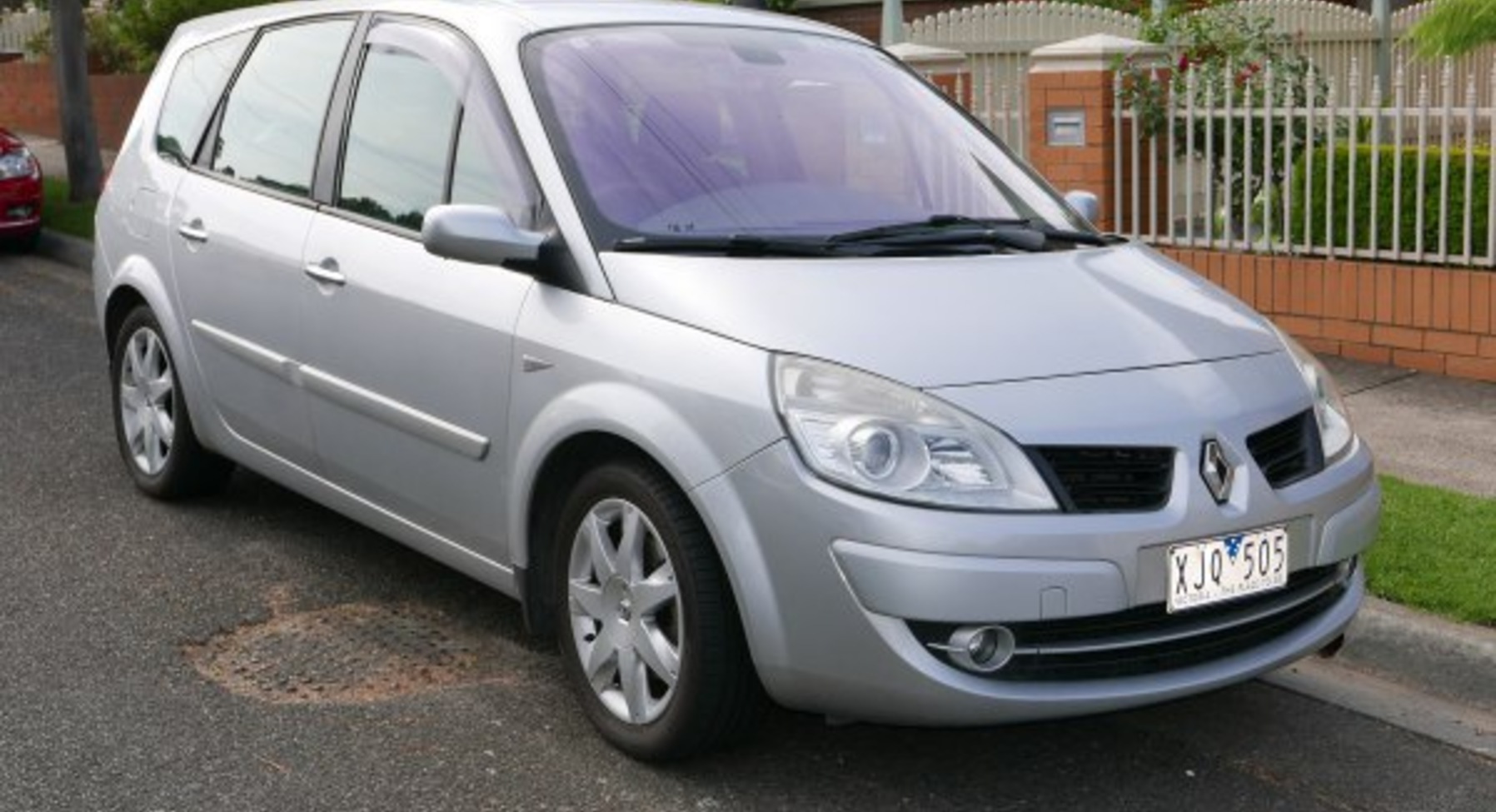 Renault Grand Scenic I (Phase II) 2.0 dCi (150 Hp) Automatic 2006, 2007, 2008, 2009 