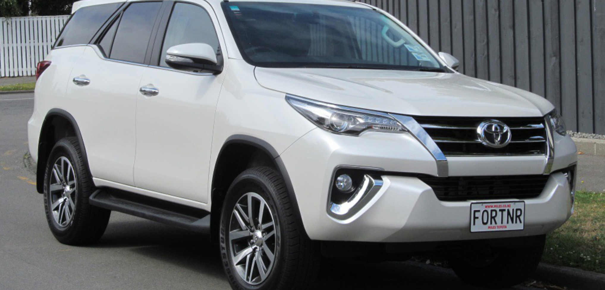 Toyota Fortuner II 4.0i V6 (238 Hp) 4WD Automatic 2015, 2016, 2017, 2018, 2019, 2020, 2021 