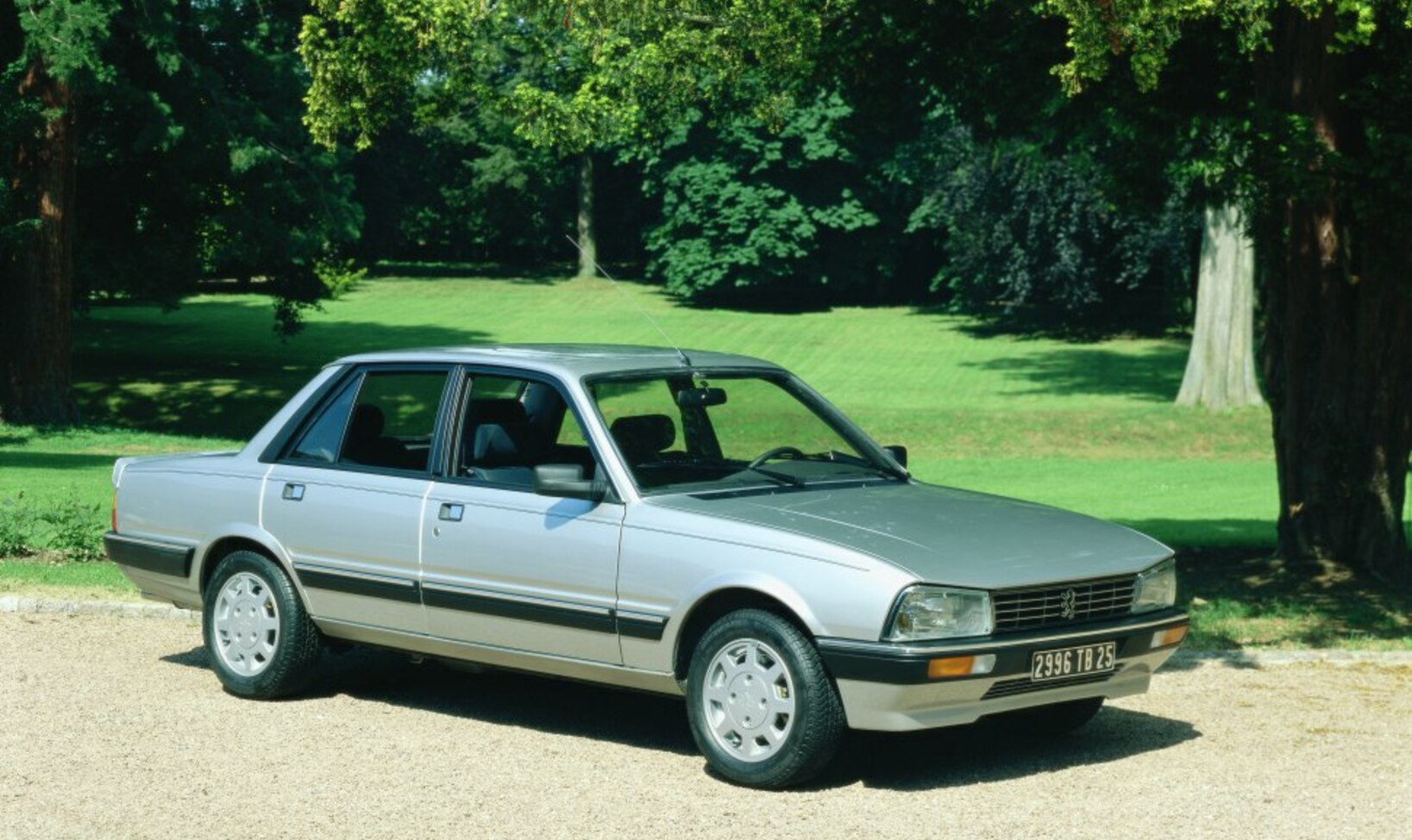 Peugeot 505 (551A) 2.2 i (114 Hp) 1986, 1987, 1988, 1989, 1990, 1991, 1992, 1993 