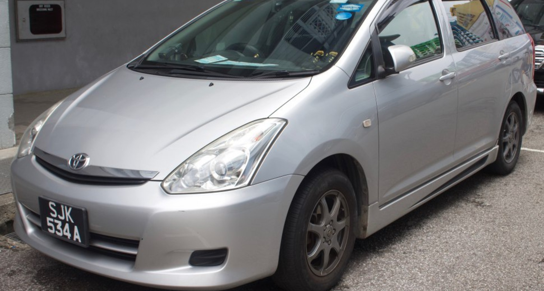 Toyota Wish I (facelift 2005) 1.8 (125 Hp) 4WD Automatic 2005, 2006, 2007, 2008, 2009 