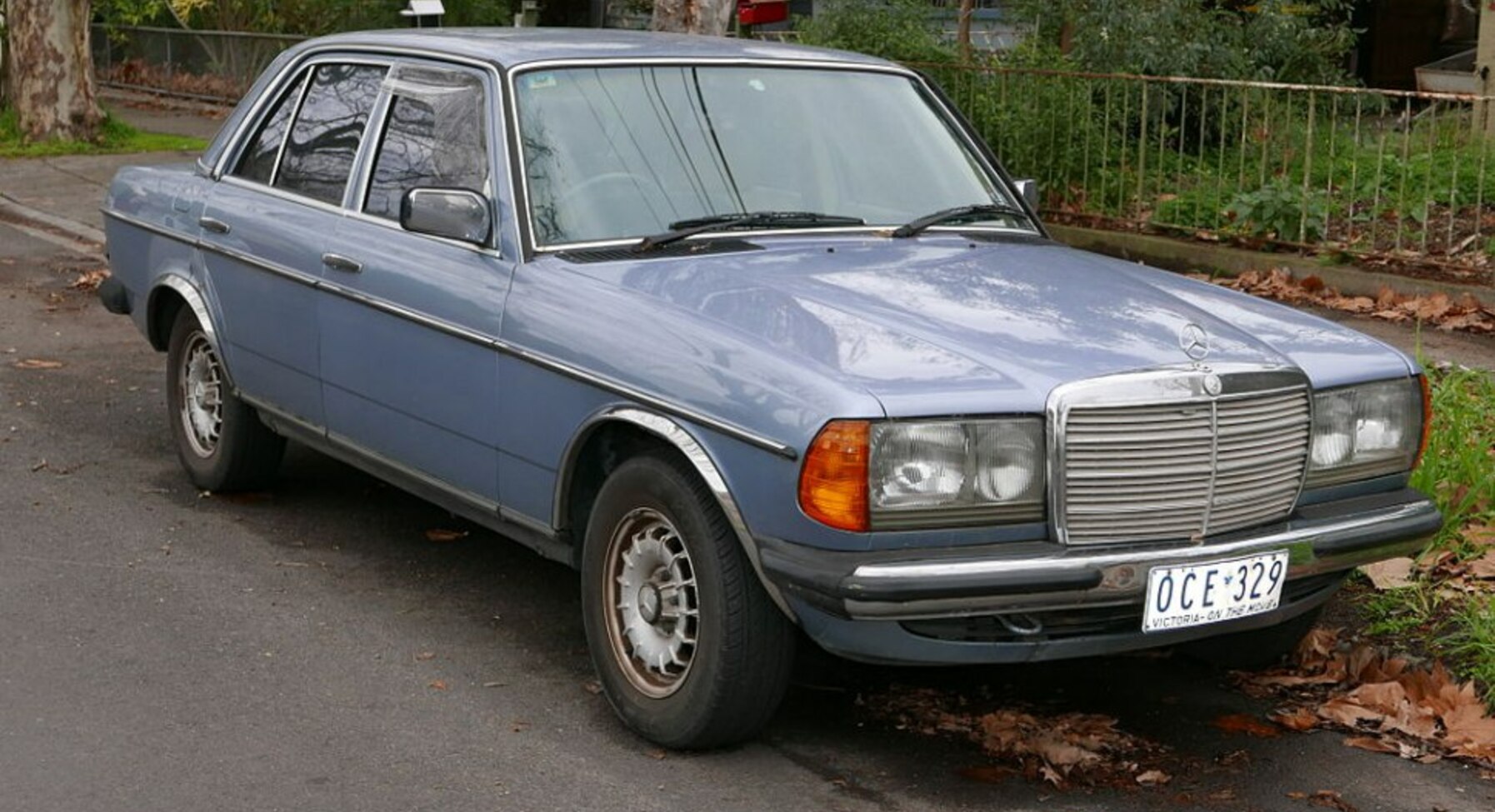 Mercedes-Benz 230 (W123) 230 (109 Hp) 1976, 1977, 1978, 1979, 1980 