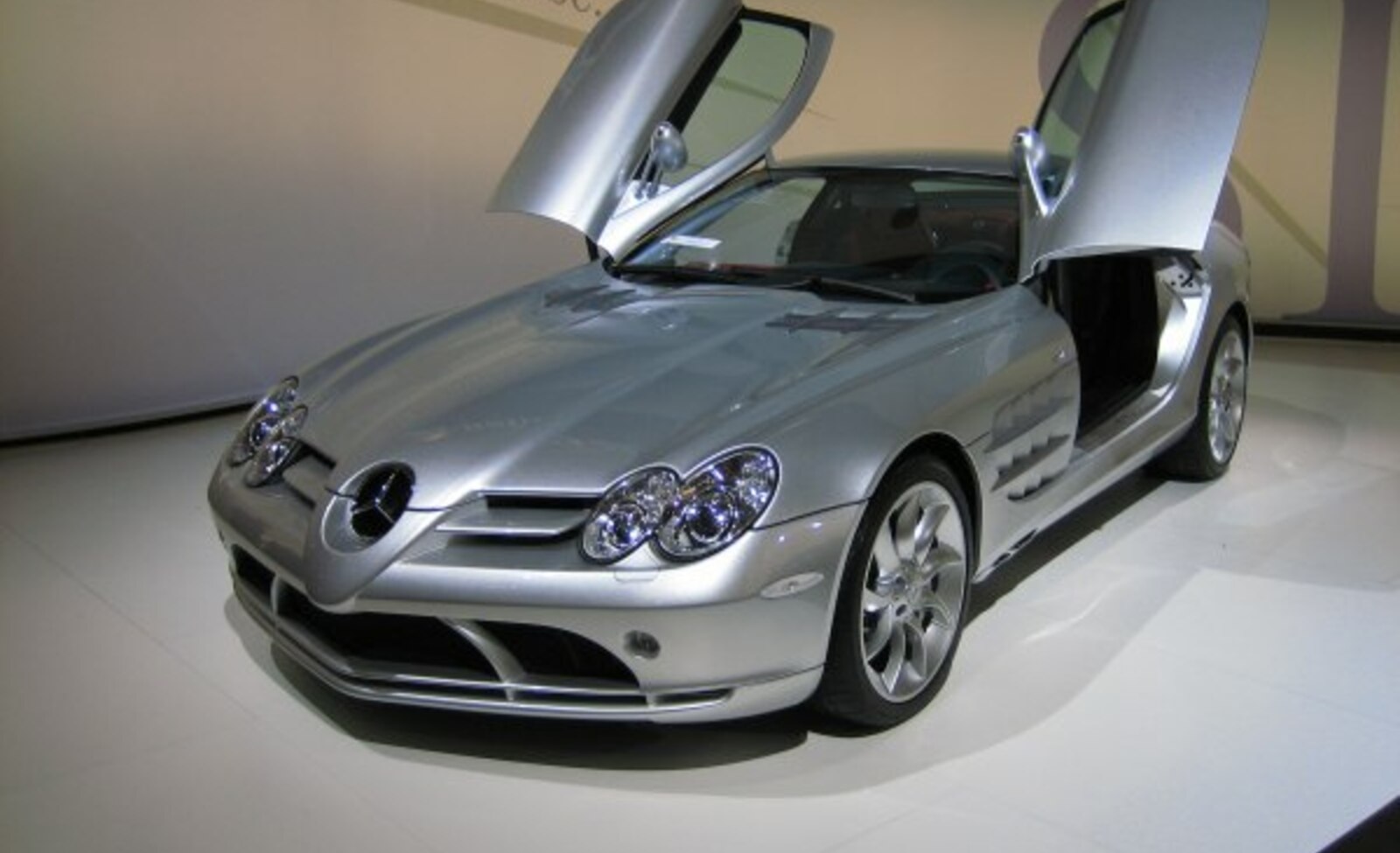 Mercedes-Benz SLR McLaren (C199) Coupe 5.4 i V8 24V Turbo (626 Hp) 2003, 2004, 2005, 2006, 2007, 2008, 2009 