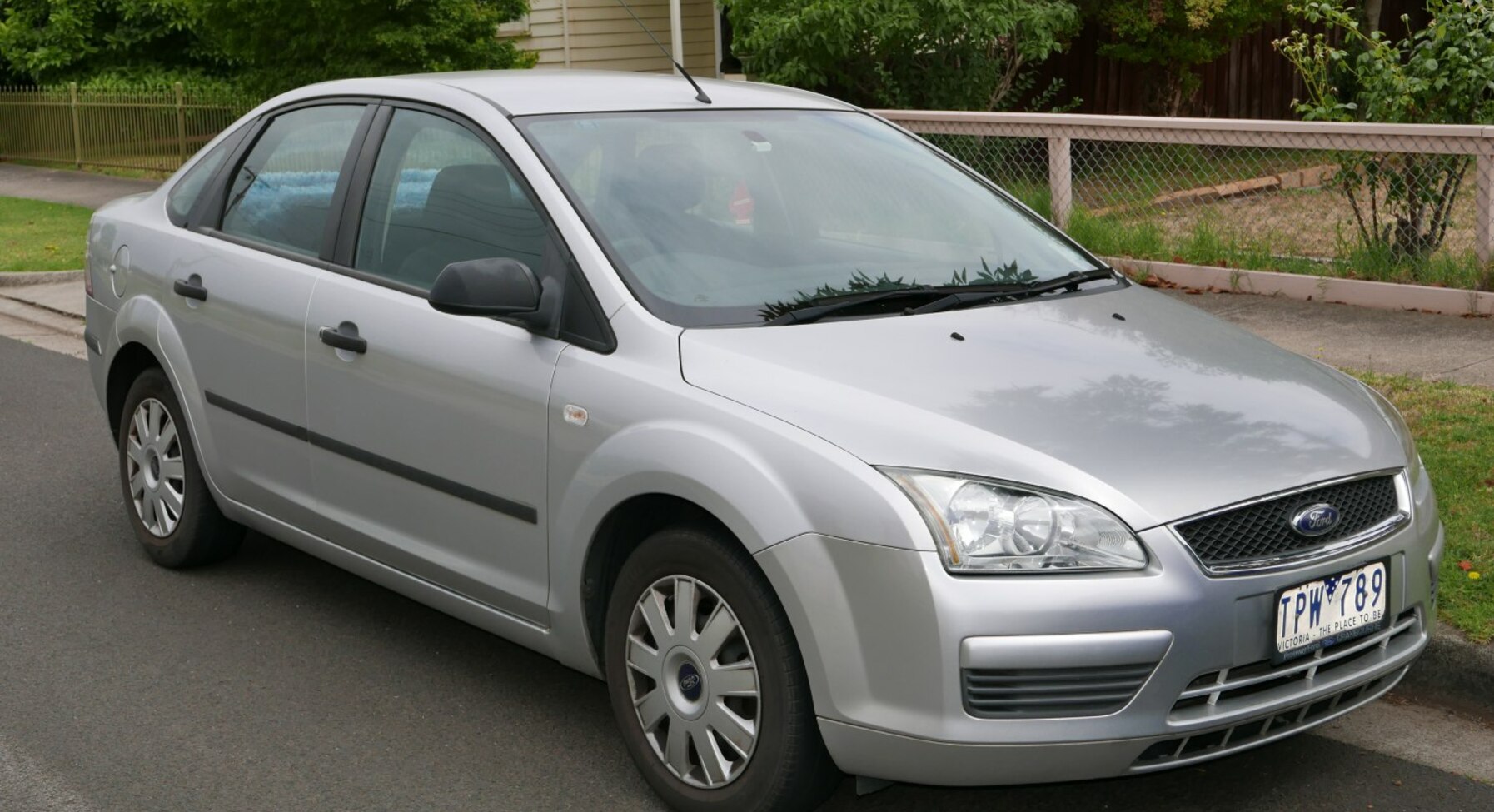 Ford Focus II Sedan 1.8 i 16V (125 Hp) 2006, 2007, 2008, 2009, 2010 