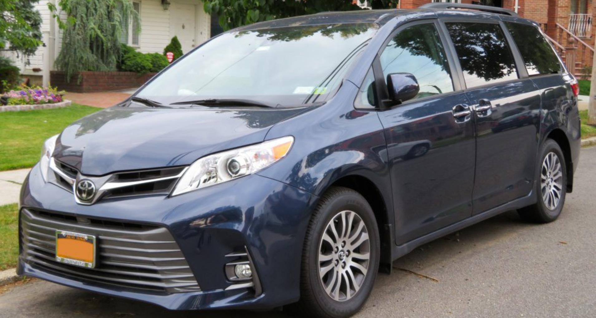 Toyota Sienna III (facelift 2018) 3.5 V6 (296 Hp) Automatic 2018, 2019, 2020, 2021 