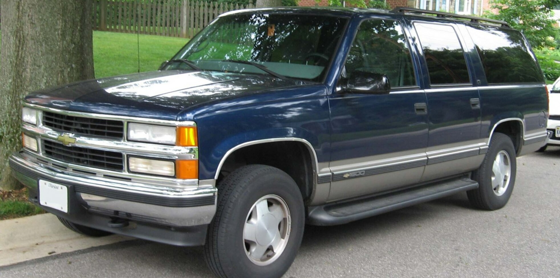 Chevrolet Suburban (GMT400) 5.7 i V8 (200 Hp) 1991, 1992, 1993, 1994, 1995, 1996, 1997, 1998, 1999 