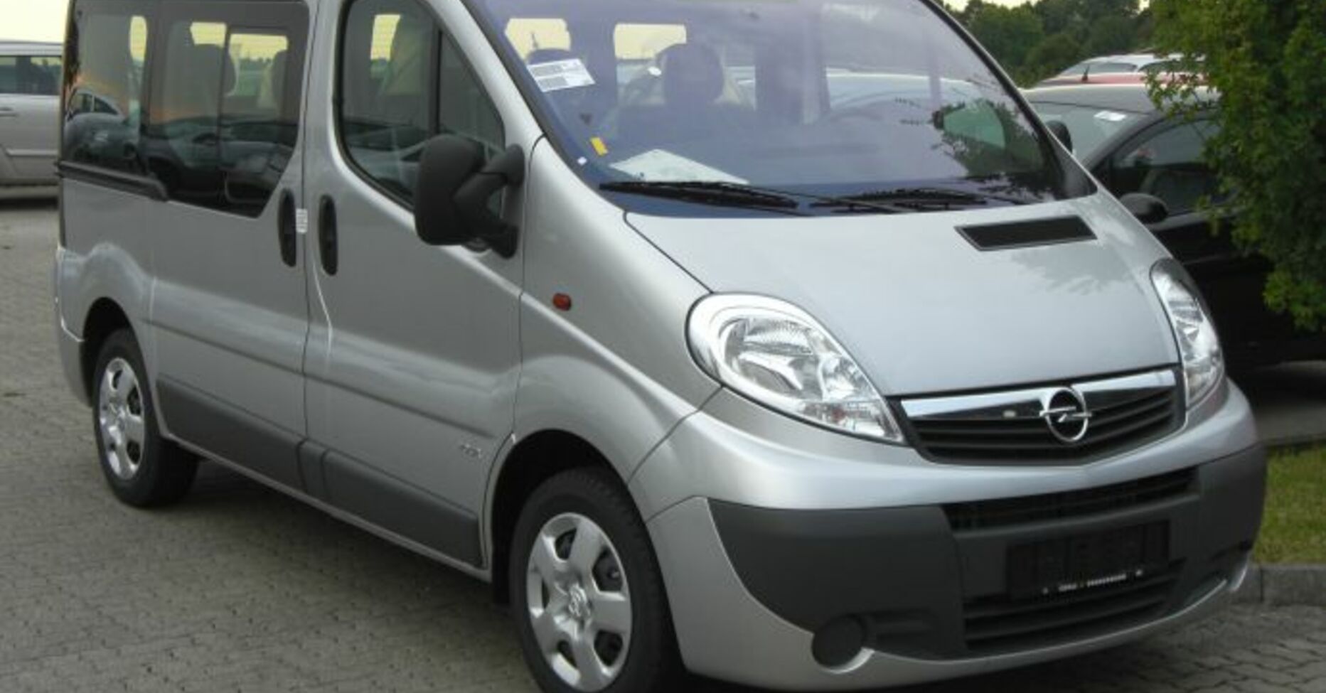 Opel Vivaro A Tour 1.9 DI (120 Hp) 2001, 2002, 2003, 2004, 2005, 2006 