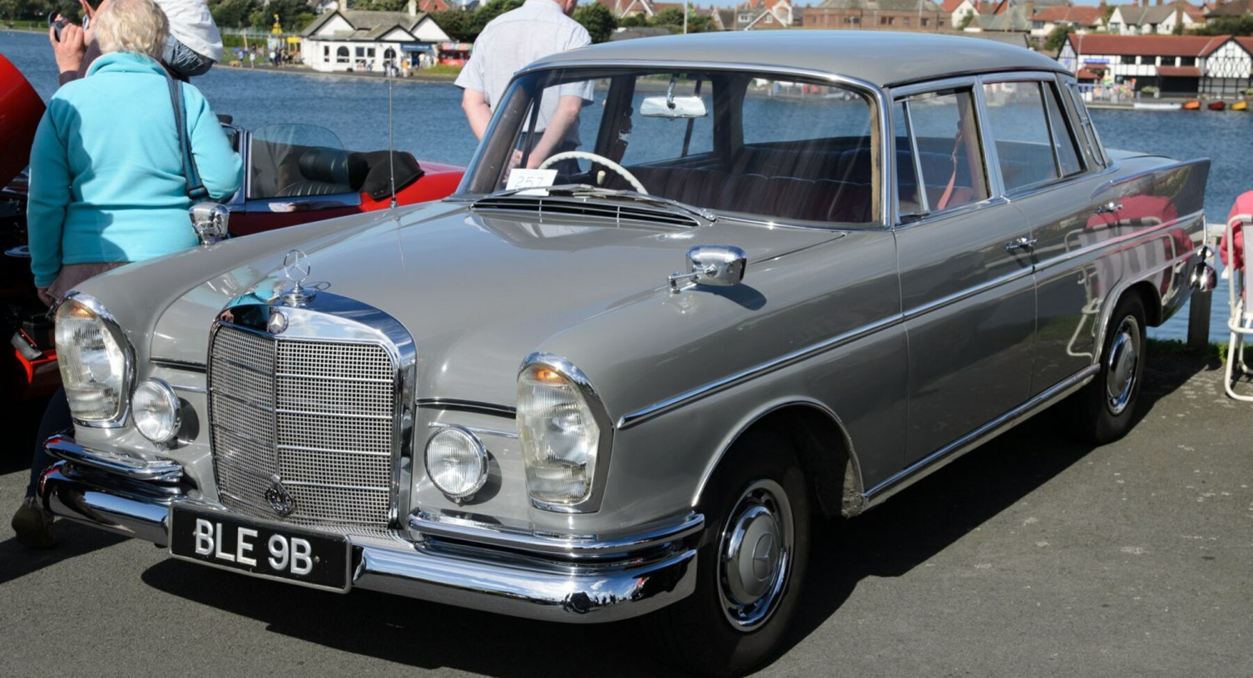 Mercedes-Benz Fintail (W112) 300 SE (160 Hp) Automatic 1961, 1962, 1963, 1964 