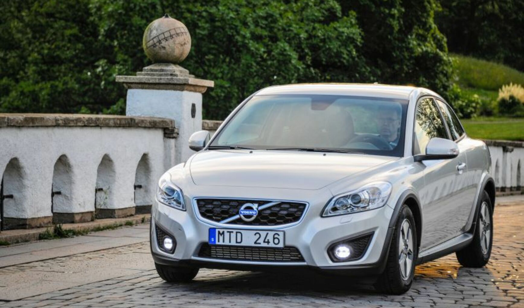 Volvo C30 (facelift 2010) 2.0 D4 (177 Hp) Automatic 2010, 2011, 2012 