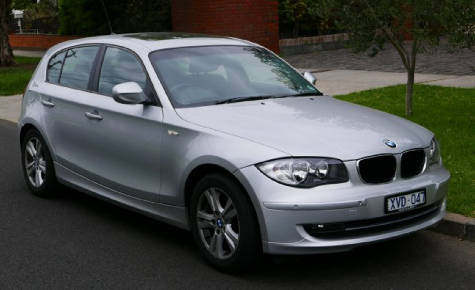 BMW 1 Series Hatchback 5dr (E87 LCI, facelift 2007) 116i (122 Hp) Steptronic 2009, 2010, 2011 